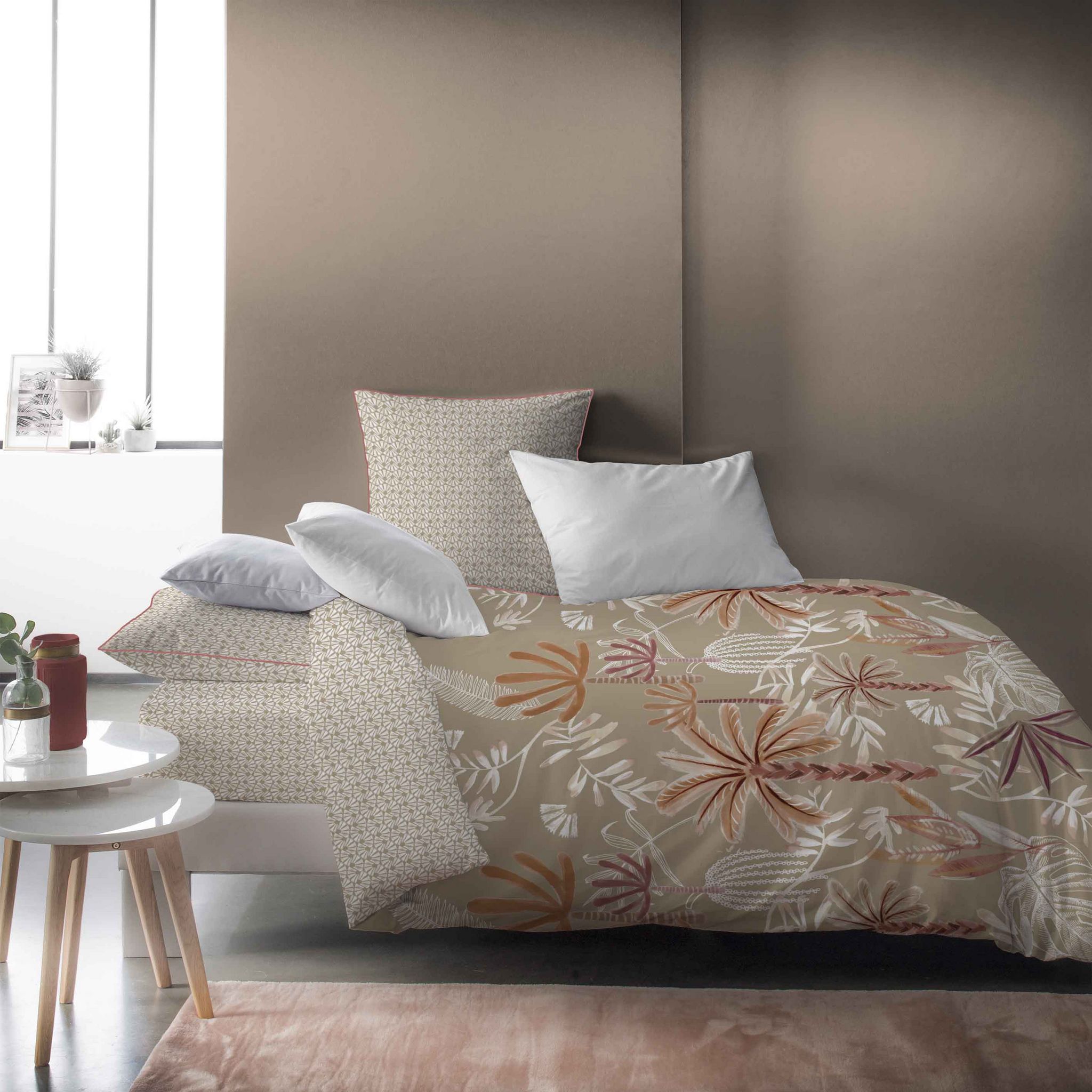 Parure housse de couette en coton 57 fils motif palmier CASSIE. Coloris disponibles : Beige