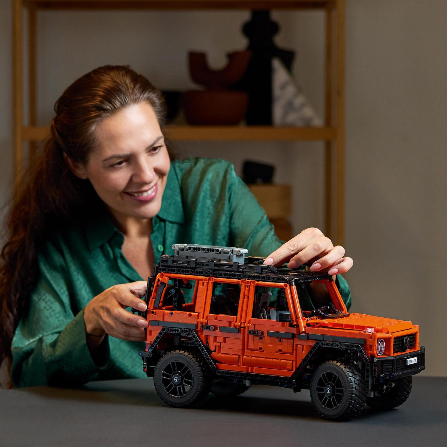 Voir la diapositive 7 : LEGO LEGO® Technic 42177 Mercedes-Benz G 500 PROFESSIONAL Line - Voiture Classe G pour Adultes