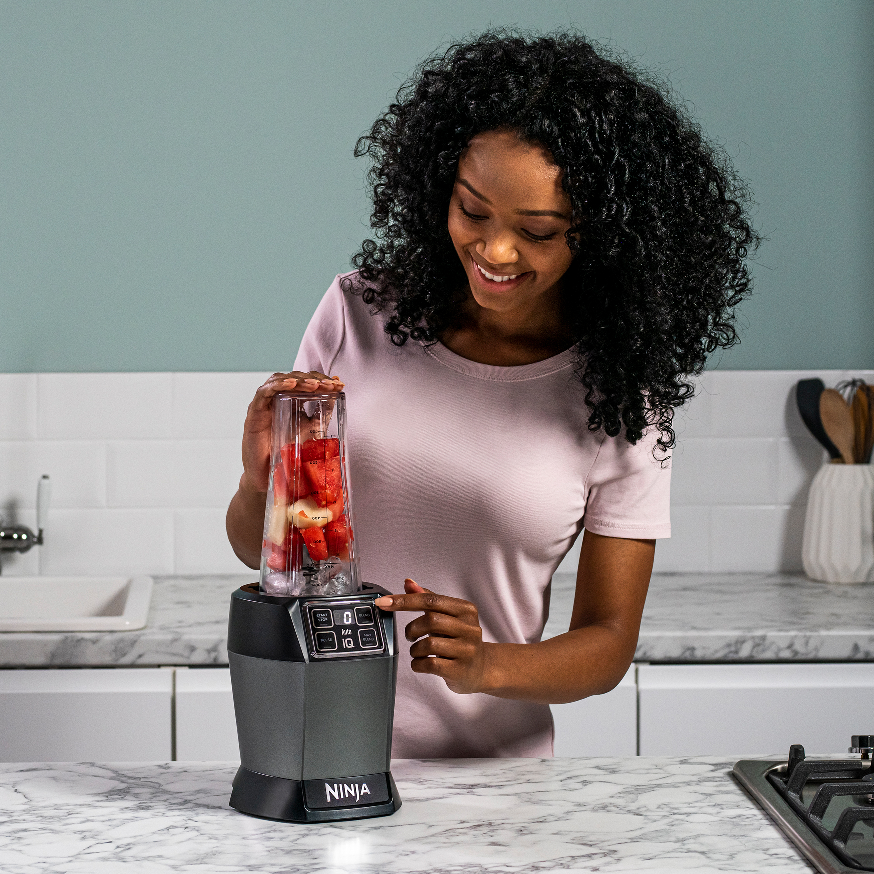 Voir la diapositive 6 : NINJA Blender BN495EU - Gris