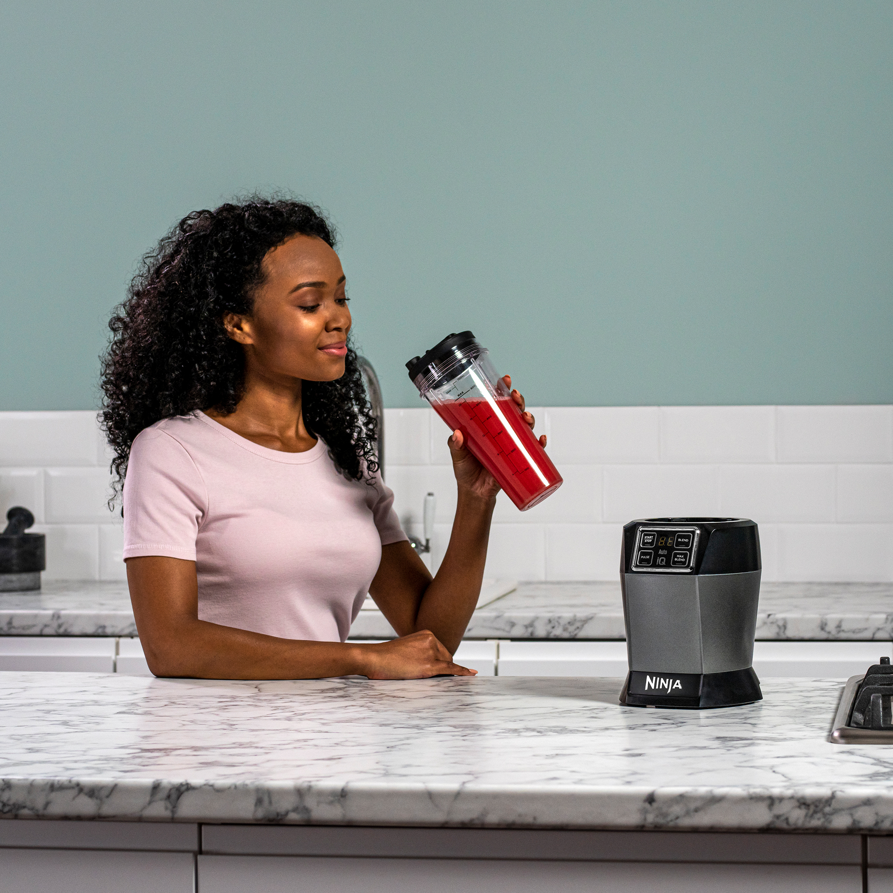 Voir la diapositive 8 : NINJA Blender BN495EU - Gris