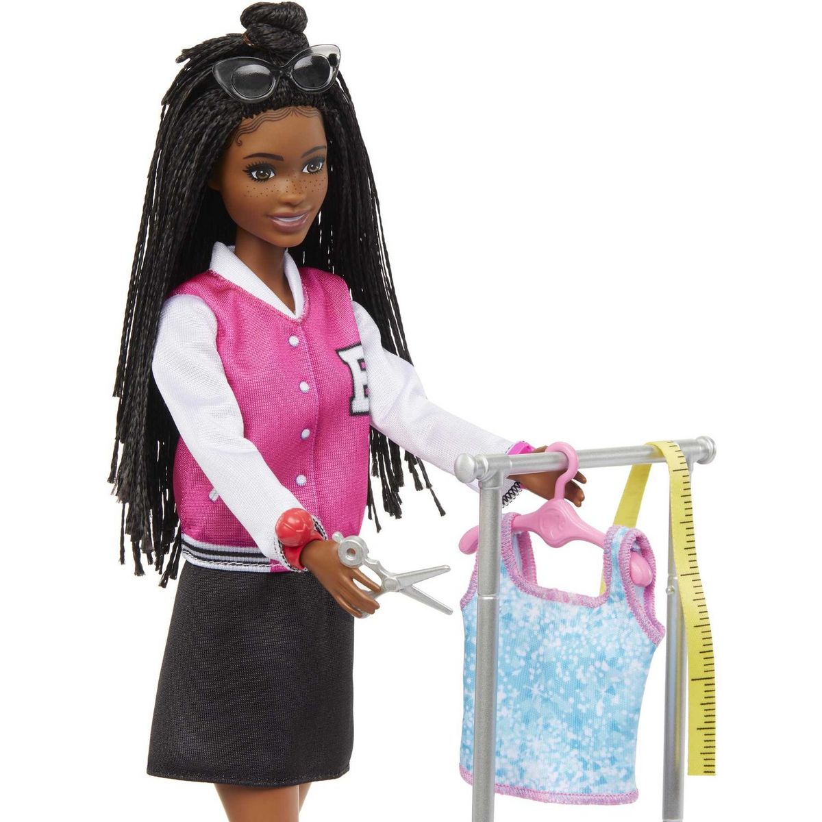 MATTEL Coffret Barbie Styliste pour la télévision avec poupée Brooklyn