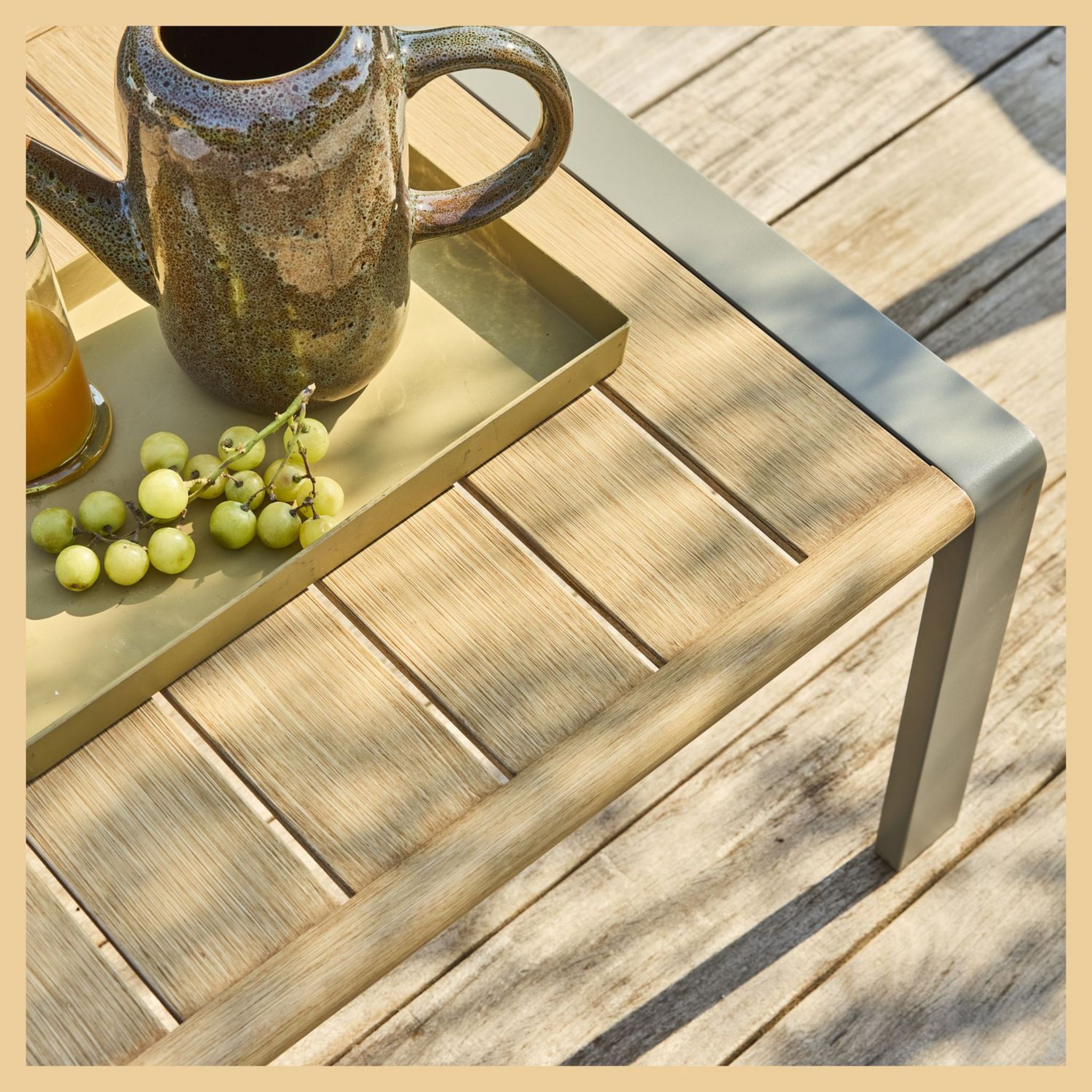 Voir la diapositive 8 : GARDENSTAR Salon de jardin bas- 5 places - en Alu - kaki