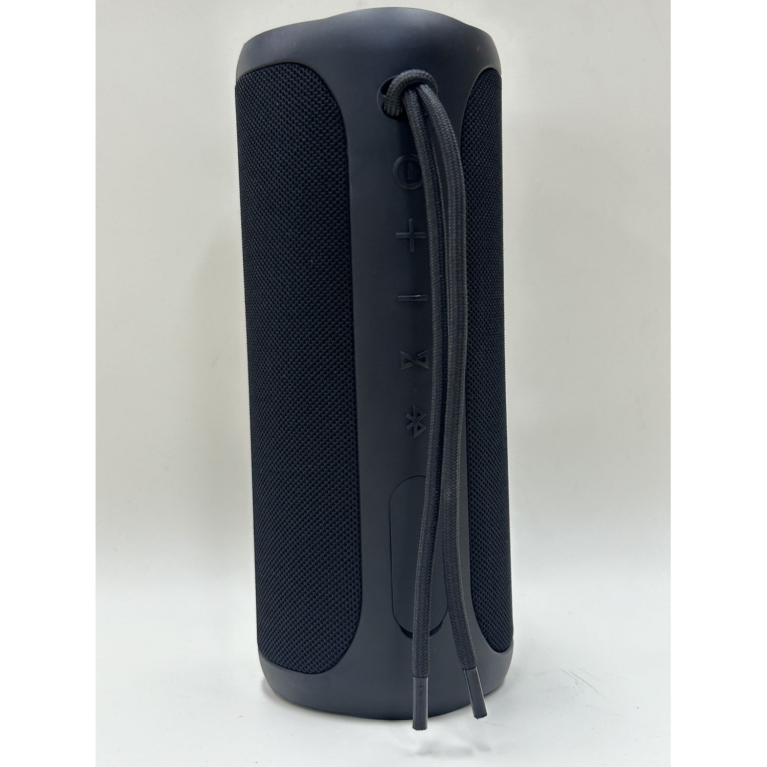 Voir la diapositive 7 : QILIVE Enceinte Q1653 Bluetooth IPX7 - Noir