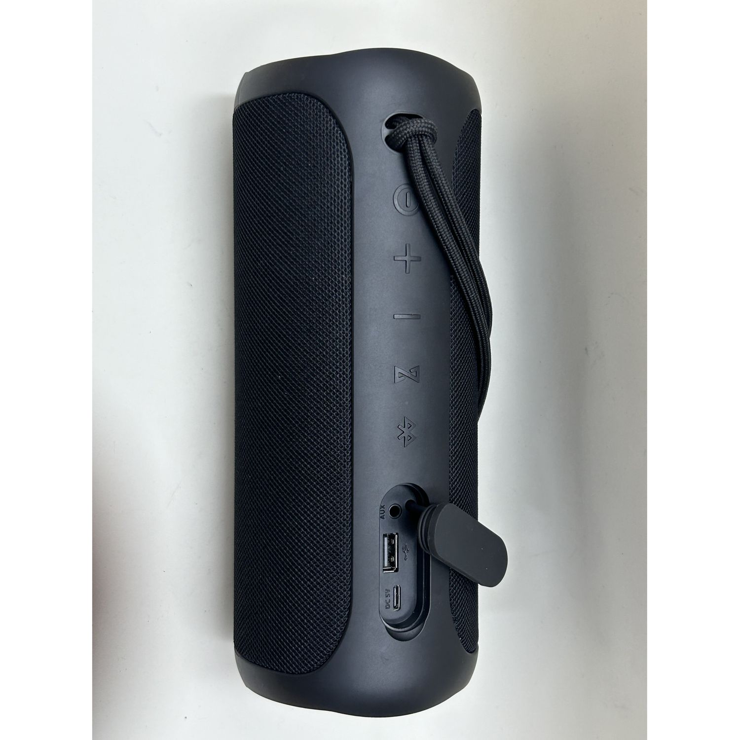 Voir la diapositive 8 : QILIVE Enceinte Q1653 Bluetooth IPX7 - Noir