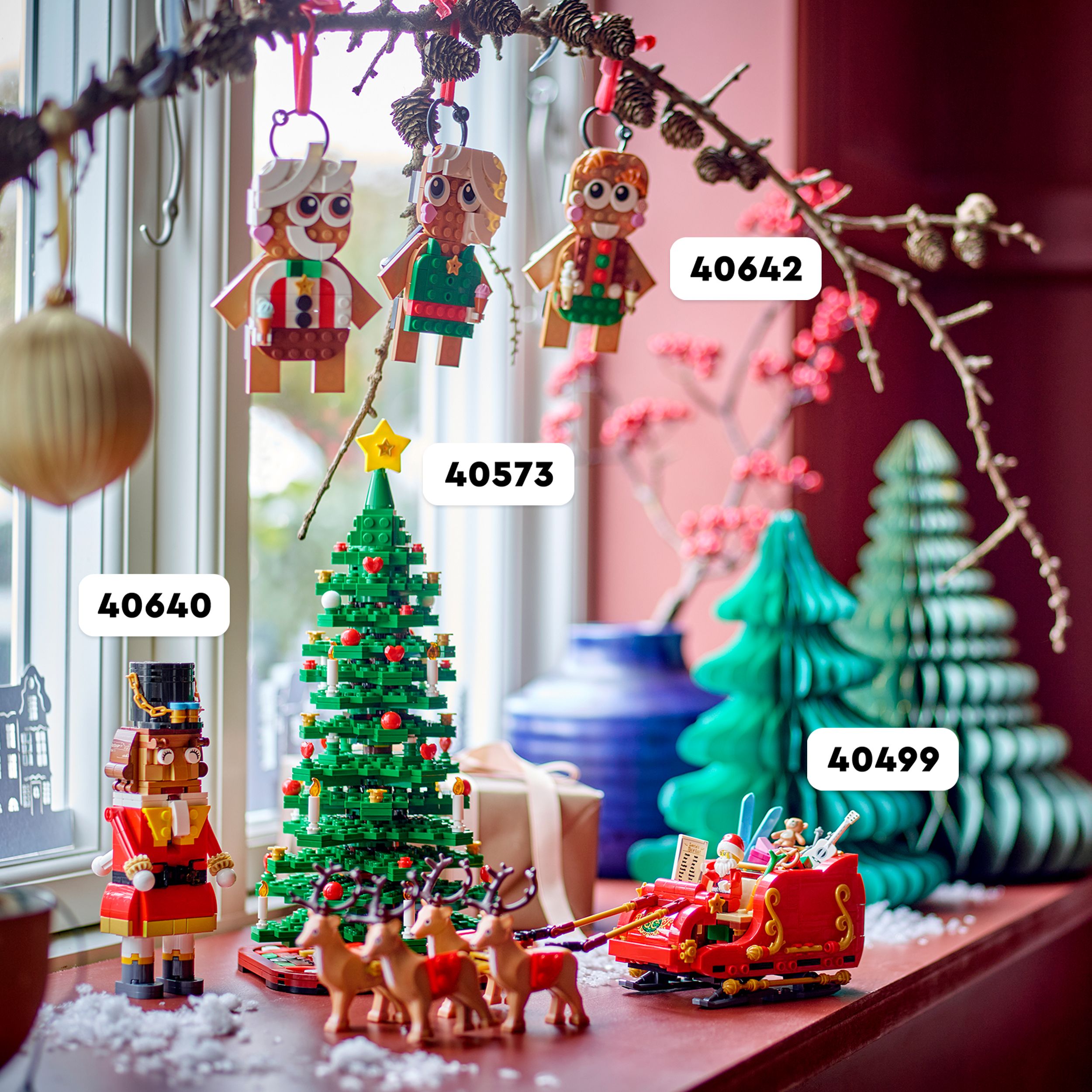 Voir la diapositive 5 : LEGO 40573 - La sapin de Noël, décoration de Noël 