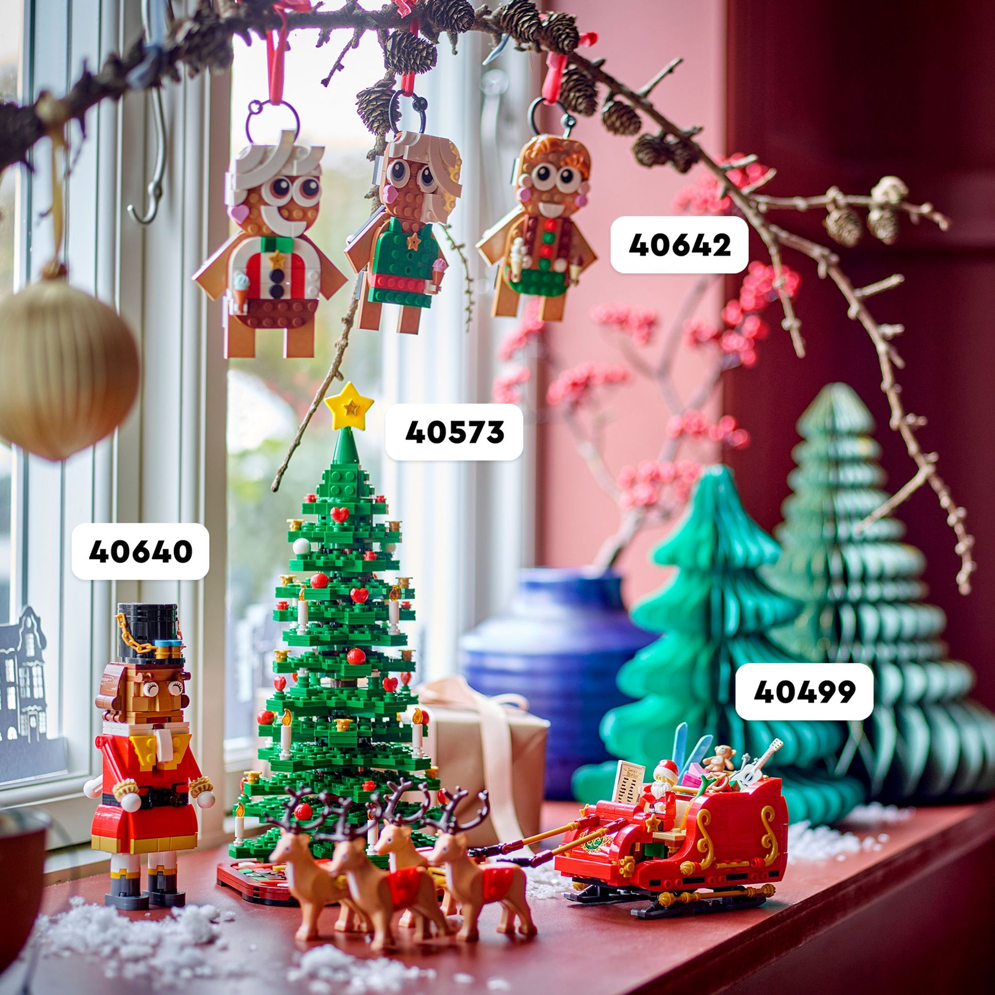 Voir la diapositive 5 : LEGO 40573 - La sapin de Noël, décoration de Noël 
