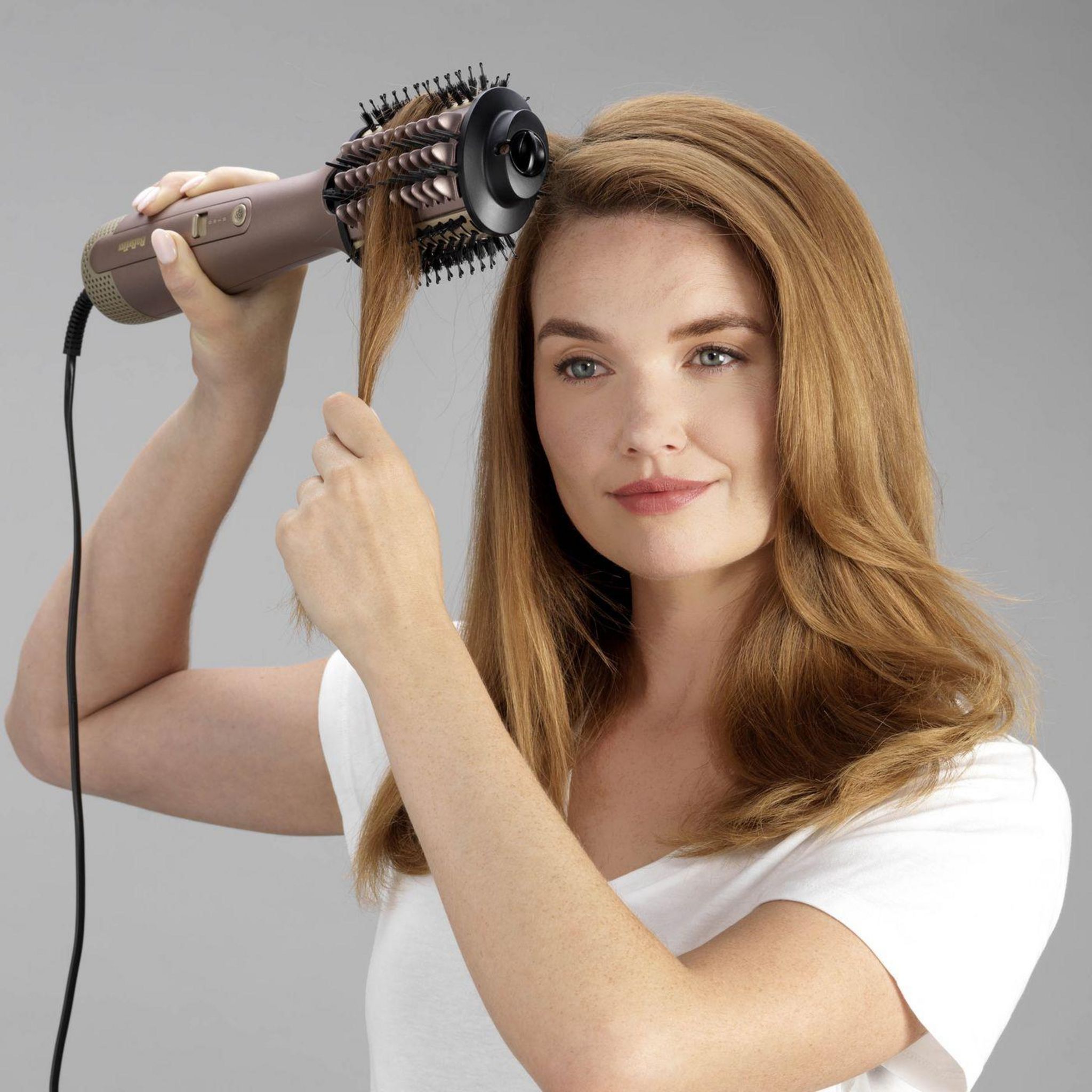 Voir la diapositive 14 : BABYLISS Brosse soufflante Air Volume AS95E - Rose gold