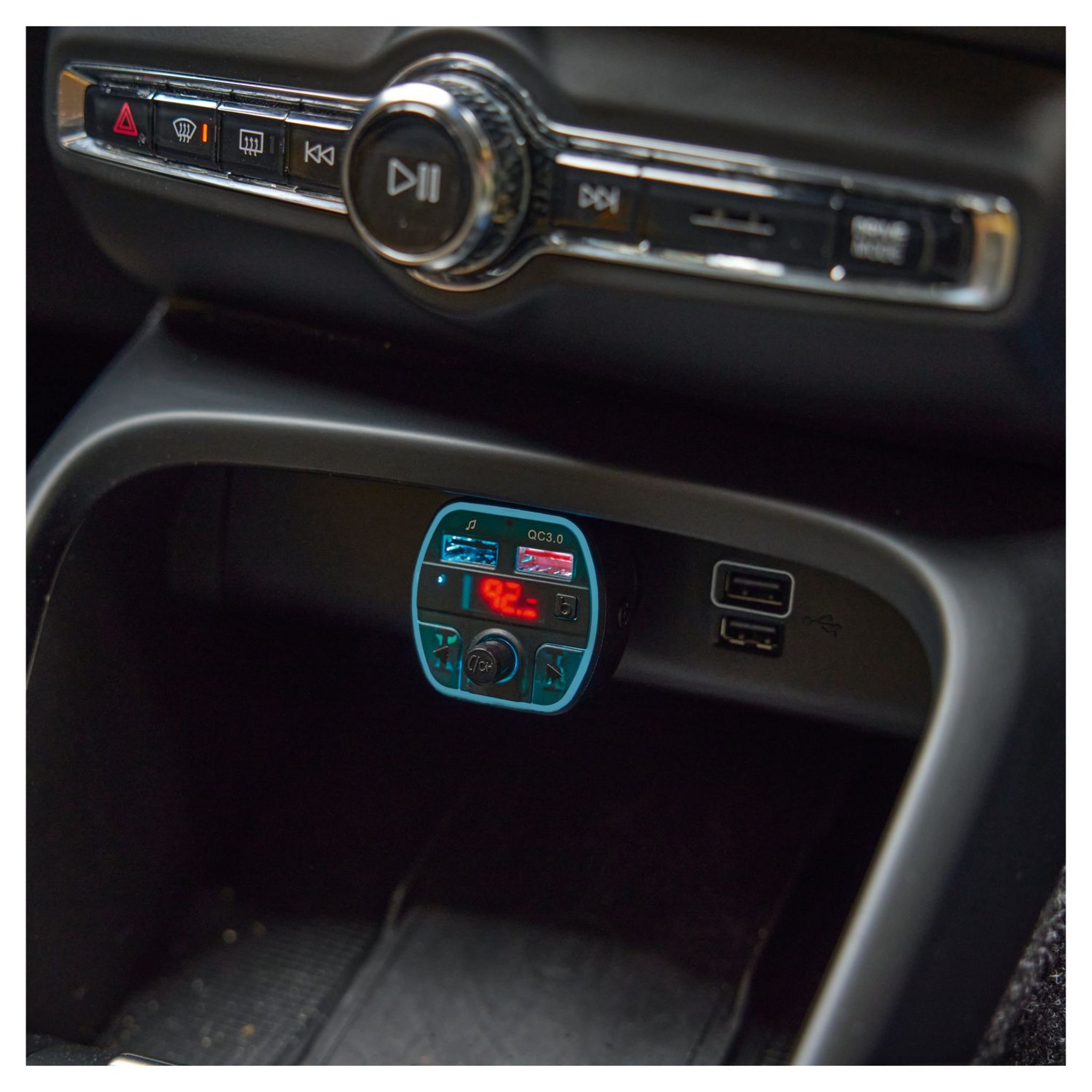 Voir la diapositive 2 : QILIVE Transmetteur FM 2 USB A+USB C