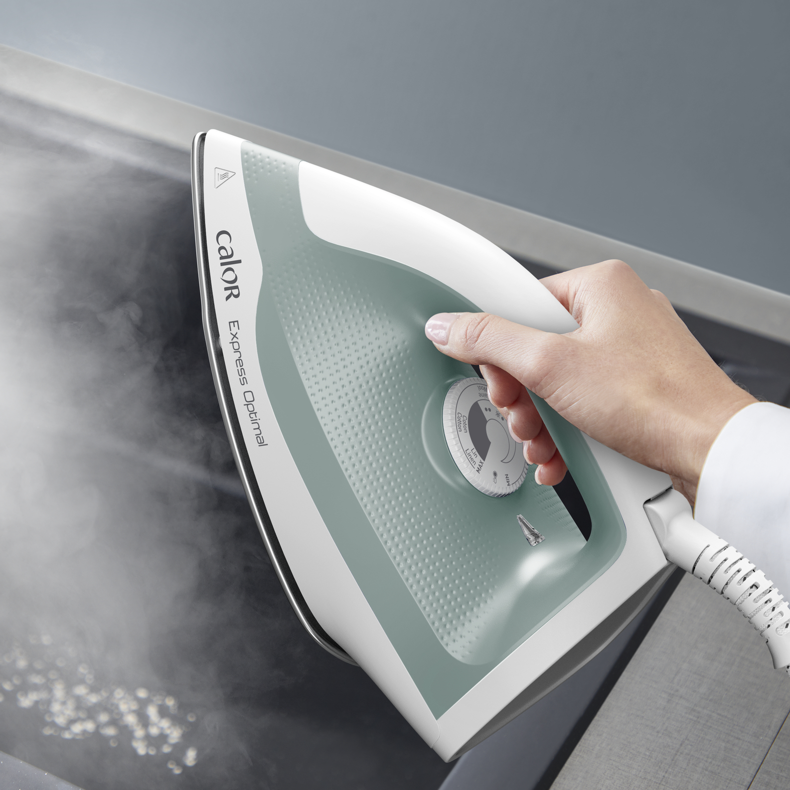 Voir la diapositive 6 : CALOR Centrale vapeur SV4112C0 - Blanc