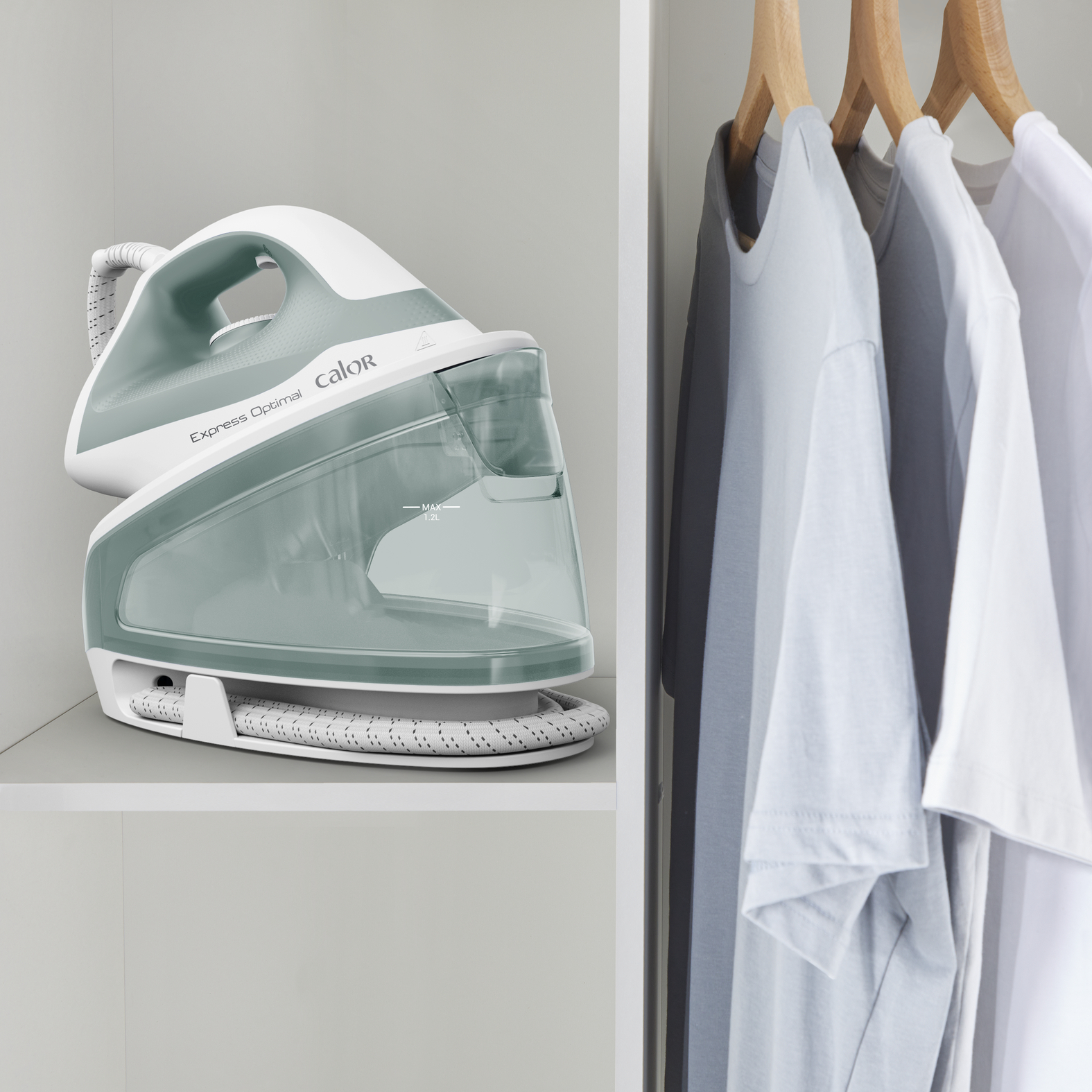 Voir la diapositive 8 : CALOR Centrale vapeur SV4112C0 - Blanc