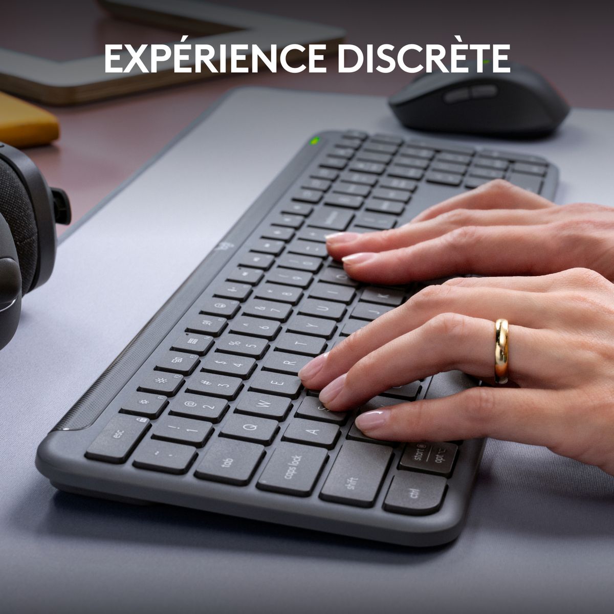LOGITECH Ensemble clavier azerty et souris sans fil MK950 - Noir
