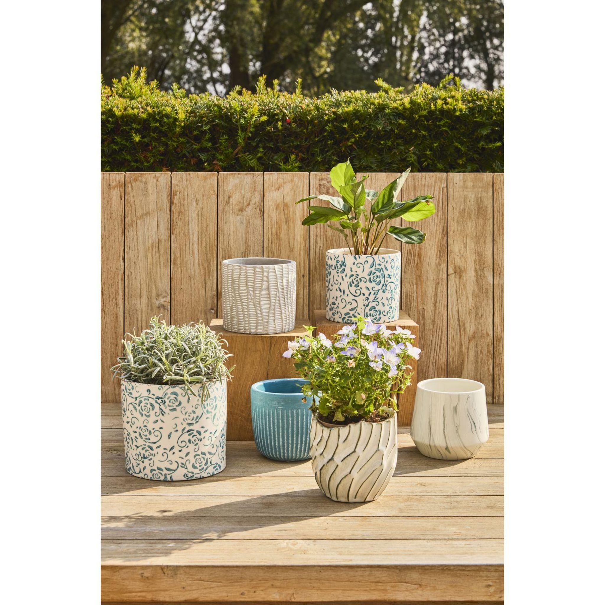 Voir la diapositive 2 : GARDENSTAR Pot ciment D13xh12cm