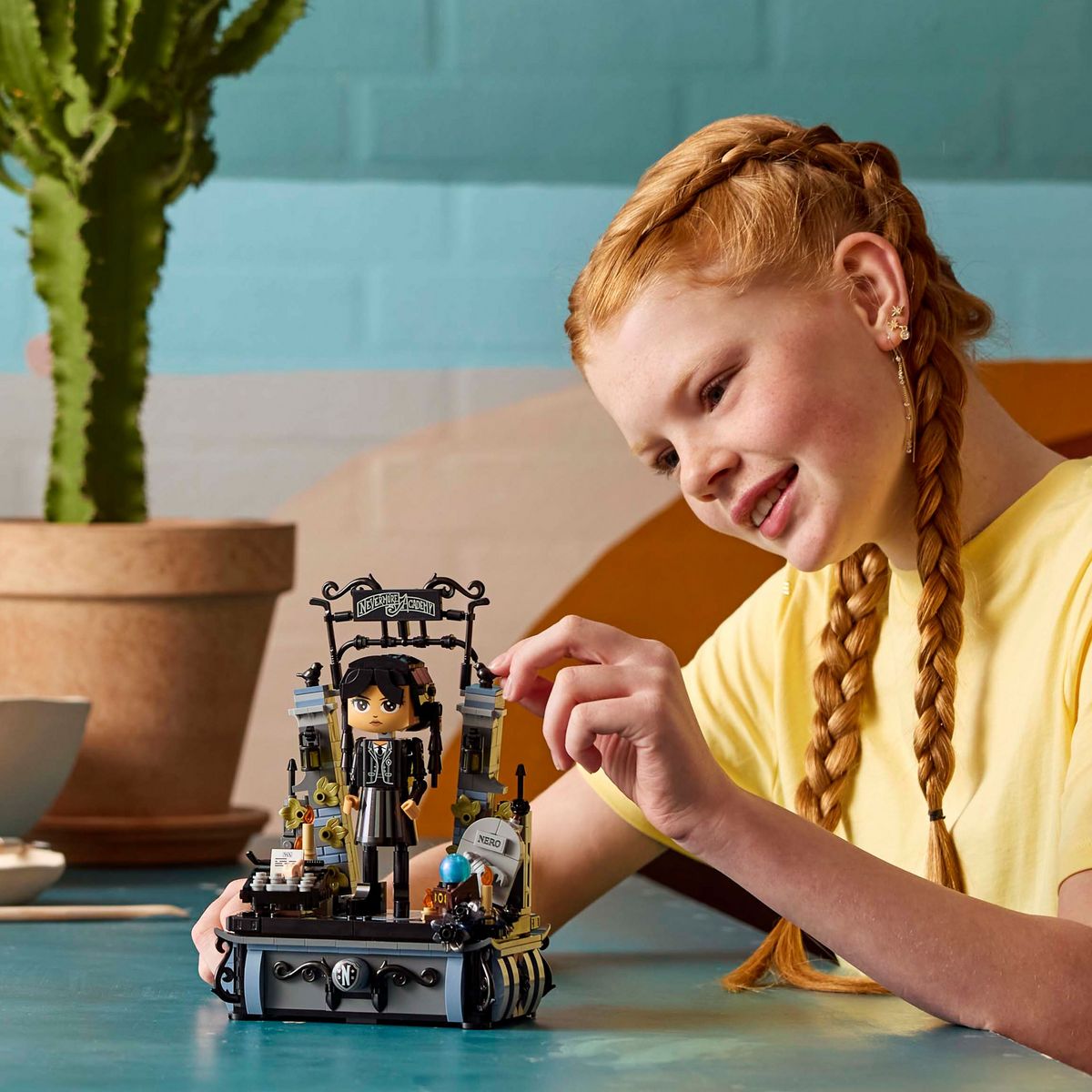 LEGO Wednesday 76780 - Figurine Famille Adams