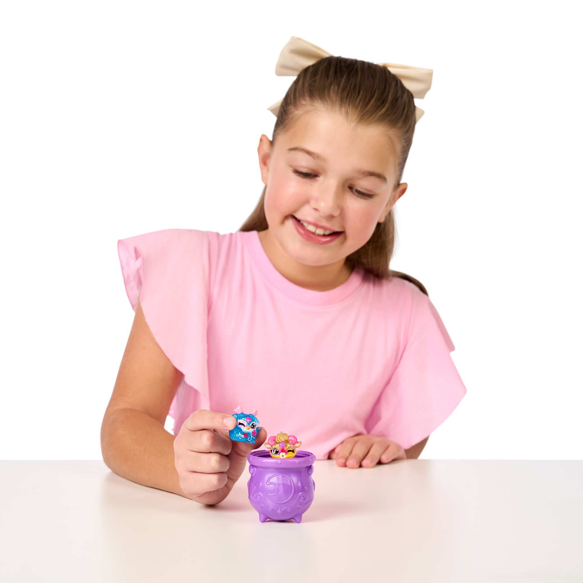 Voir la diapositive 6 : MOOSE Pack de 4 mini figurines Magic Mixies
