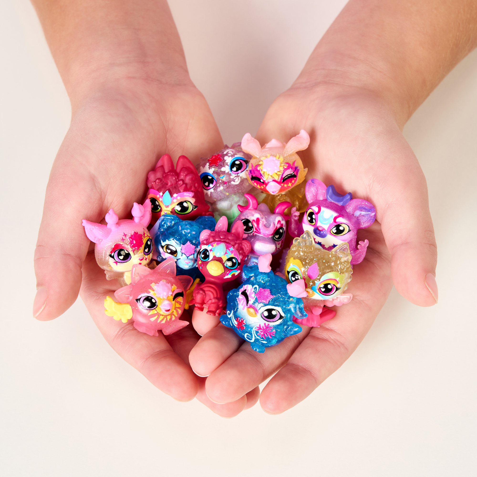 Voir la diapositive 7 : MOOSE Pack de 4 mini figurines Magic Mixies