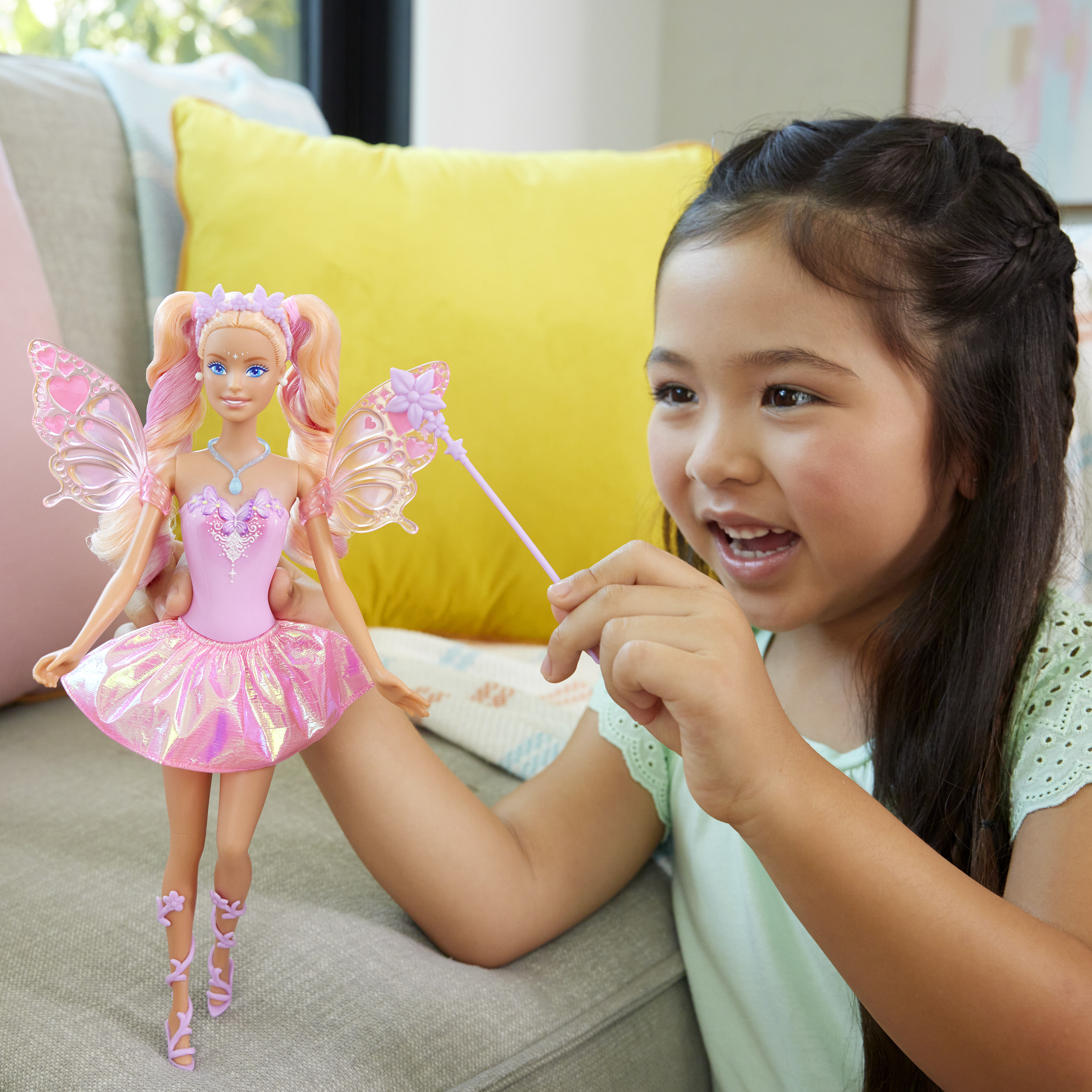 Voir la diapositive 3 : MATTEL Poupée Barbie Fée Couleurs Magiques