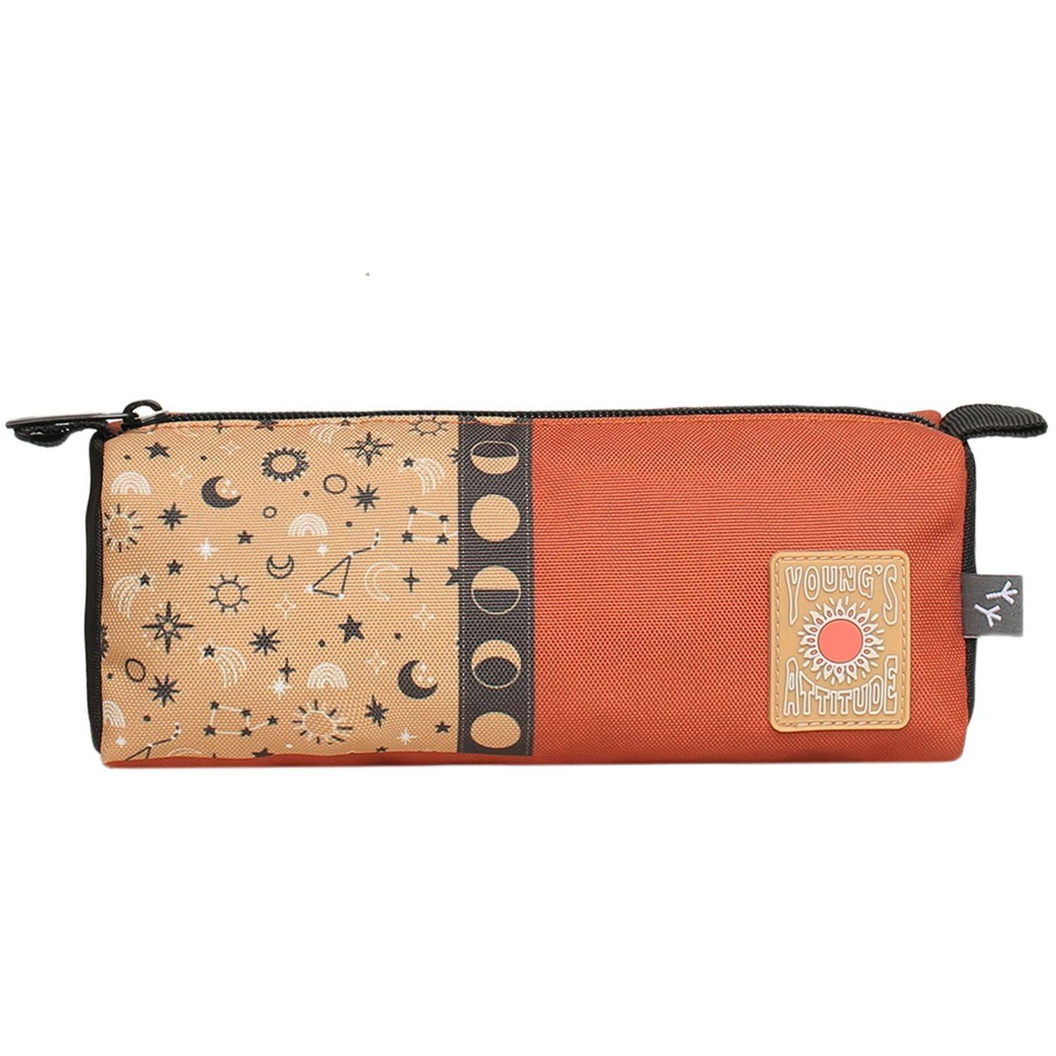 Voir la diapositive 1 : AUCHAN Trousse triangulaire Cosmic