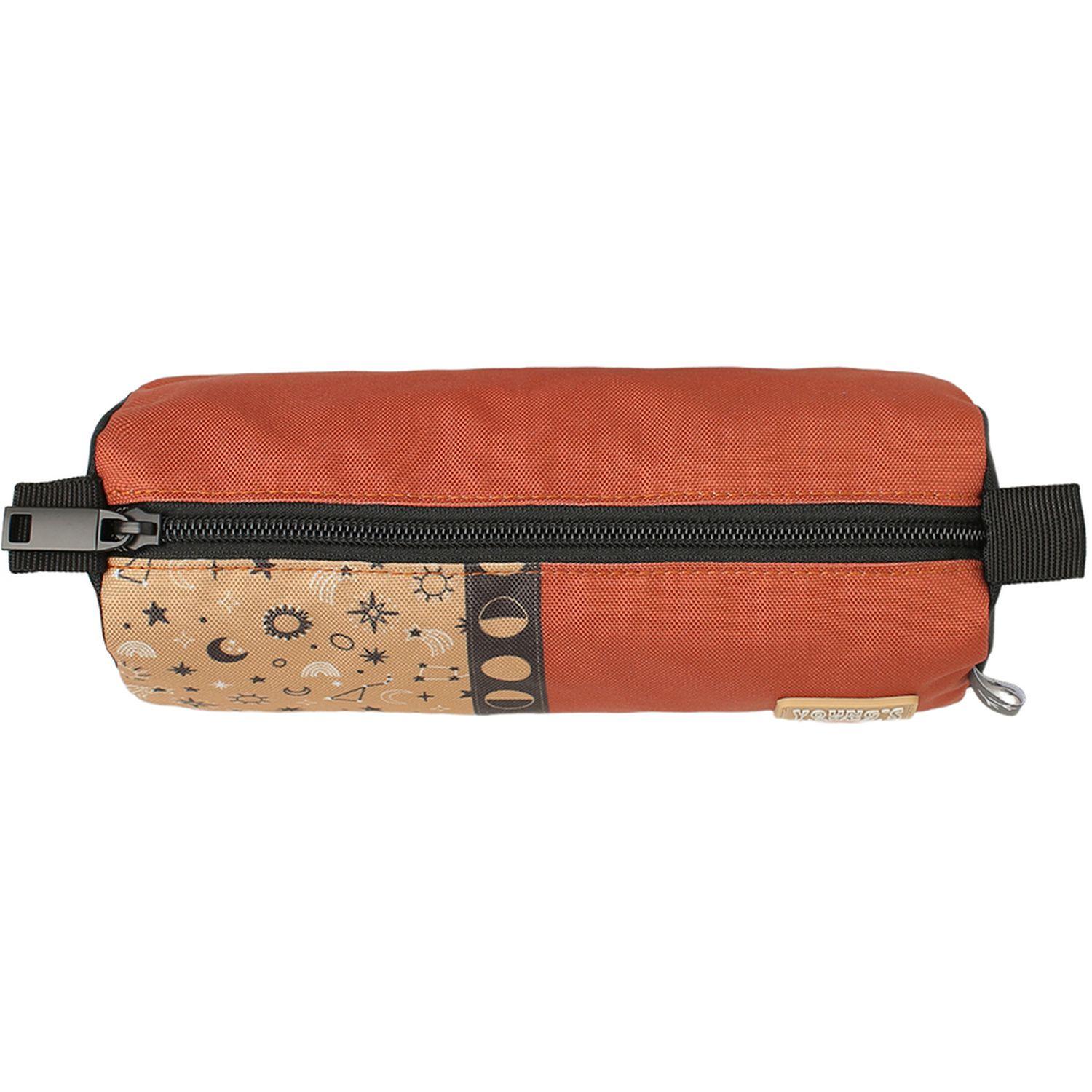 Voir la diapositive 3 : AUCHAN Trousse triangulaire Cosmic