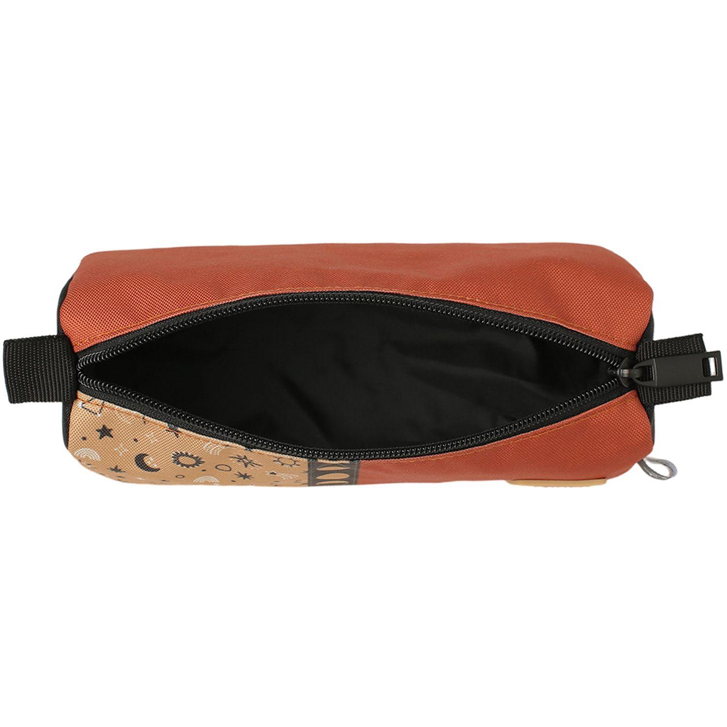 Voir la diapositive 4 : AUCHAN Trousse triangulaire Cosmic