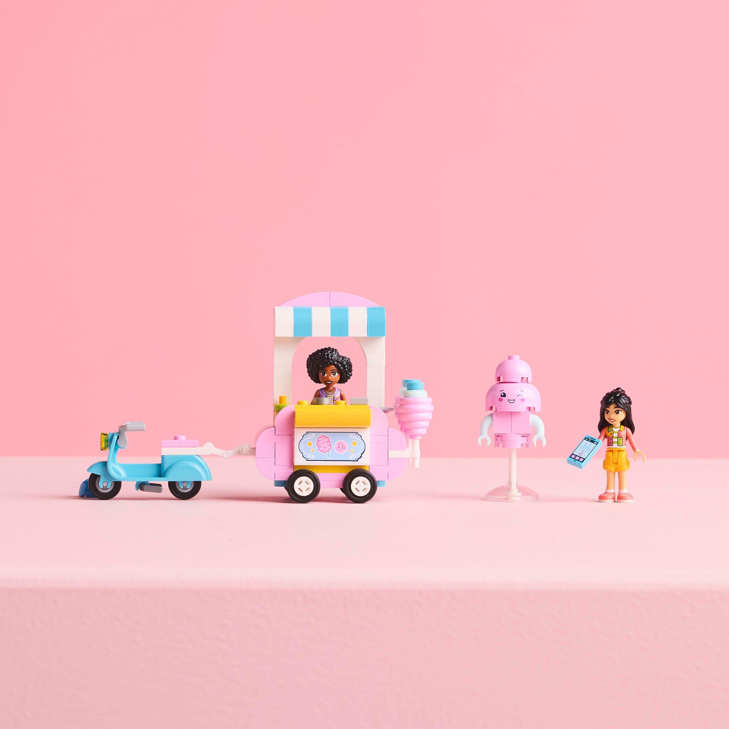 Voir la diapositive 6 : LEGO Friends 42643 - Stand de Barbe à Papa et Scooter
