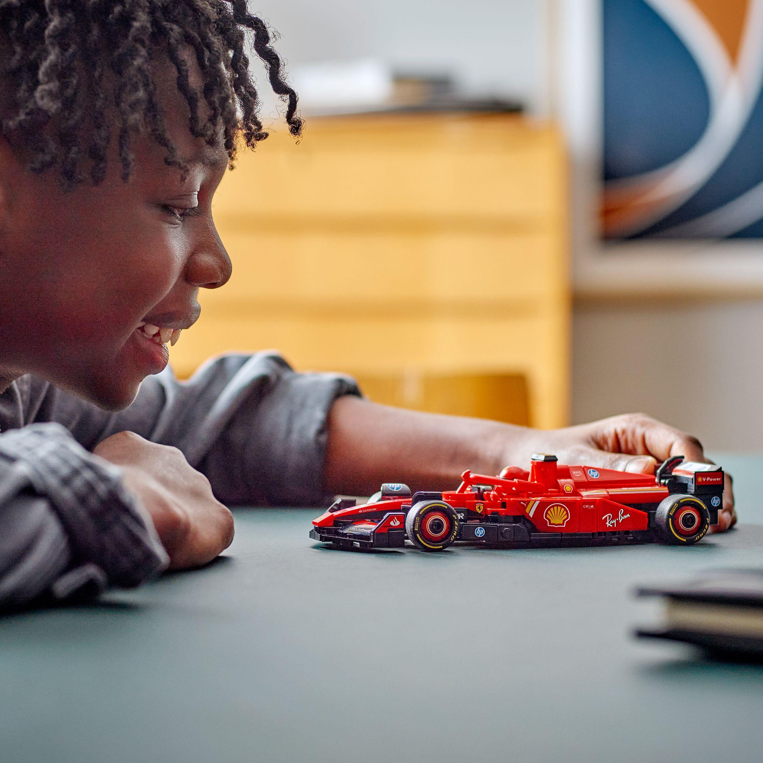 Voir la diapositive 7 : LEGO Speed Champions 77242 Voiture F1 Ferrari SF-24 - Jeu de construction dès 10 ans