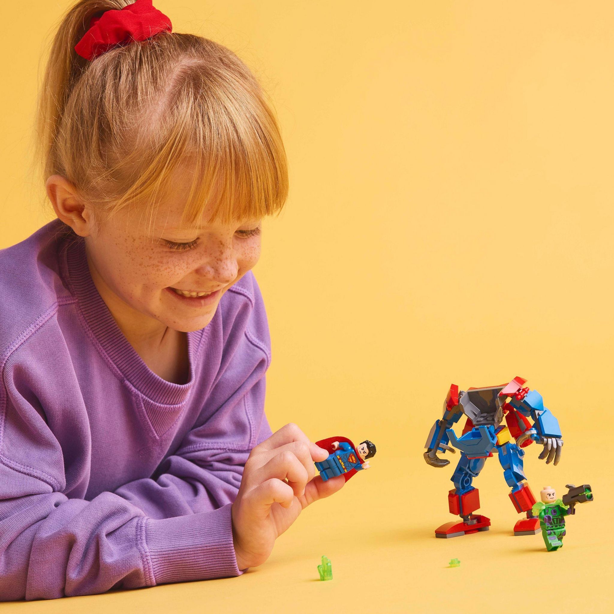 Voir la diapositive 7 : LEGO DC Comics 76302 - Le robot de Superman contre Lex Luthor