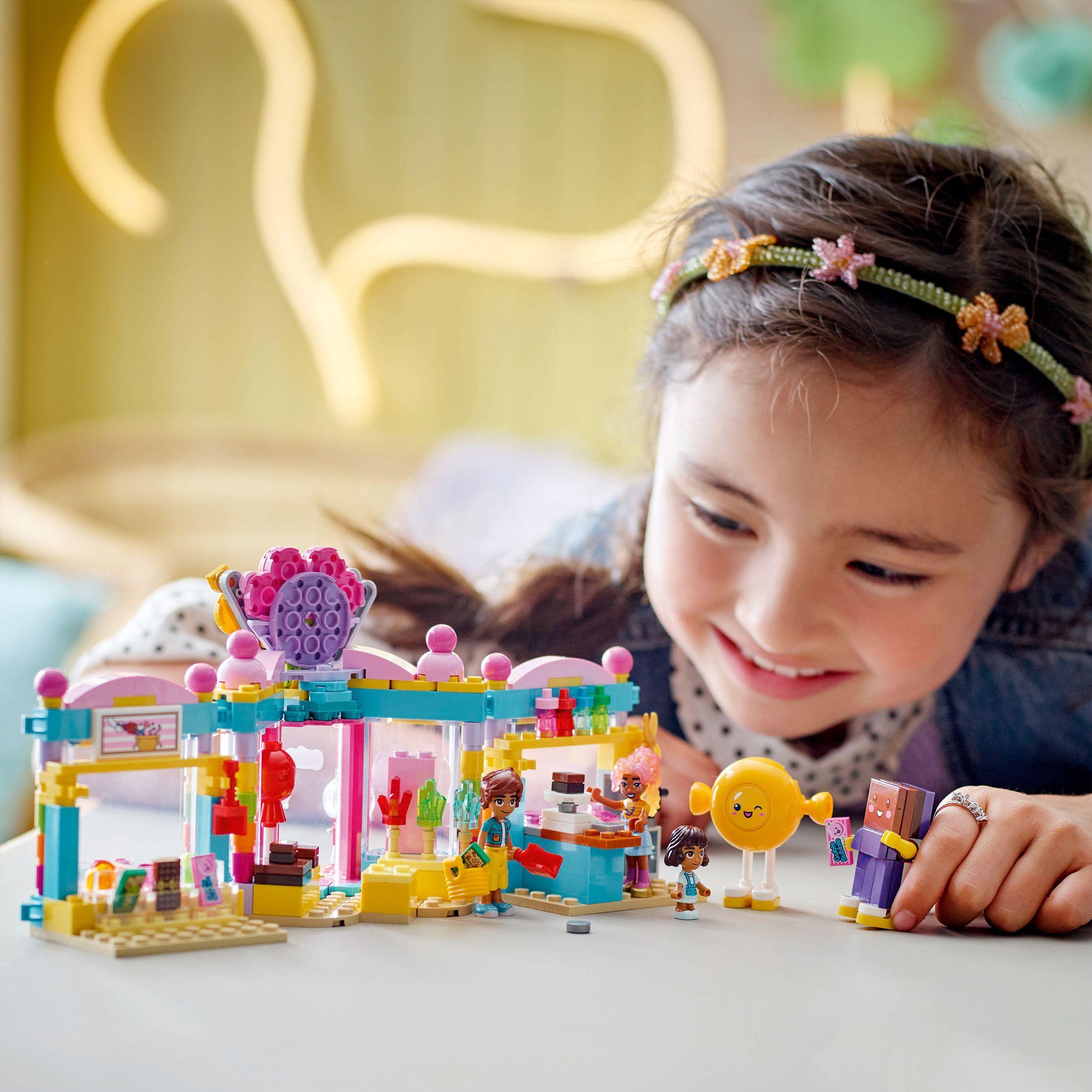 Voir la diapositive 7 : LEGO LEGO Friends 42649 La Confiserie de Heartlake City - Jouet Fille ou Garçon 6 ans - Chat