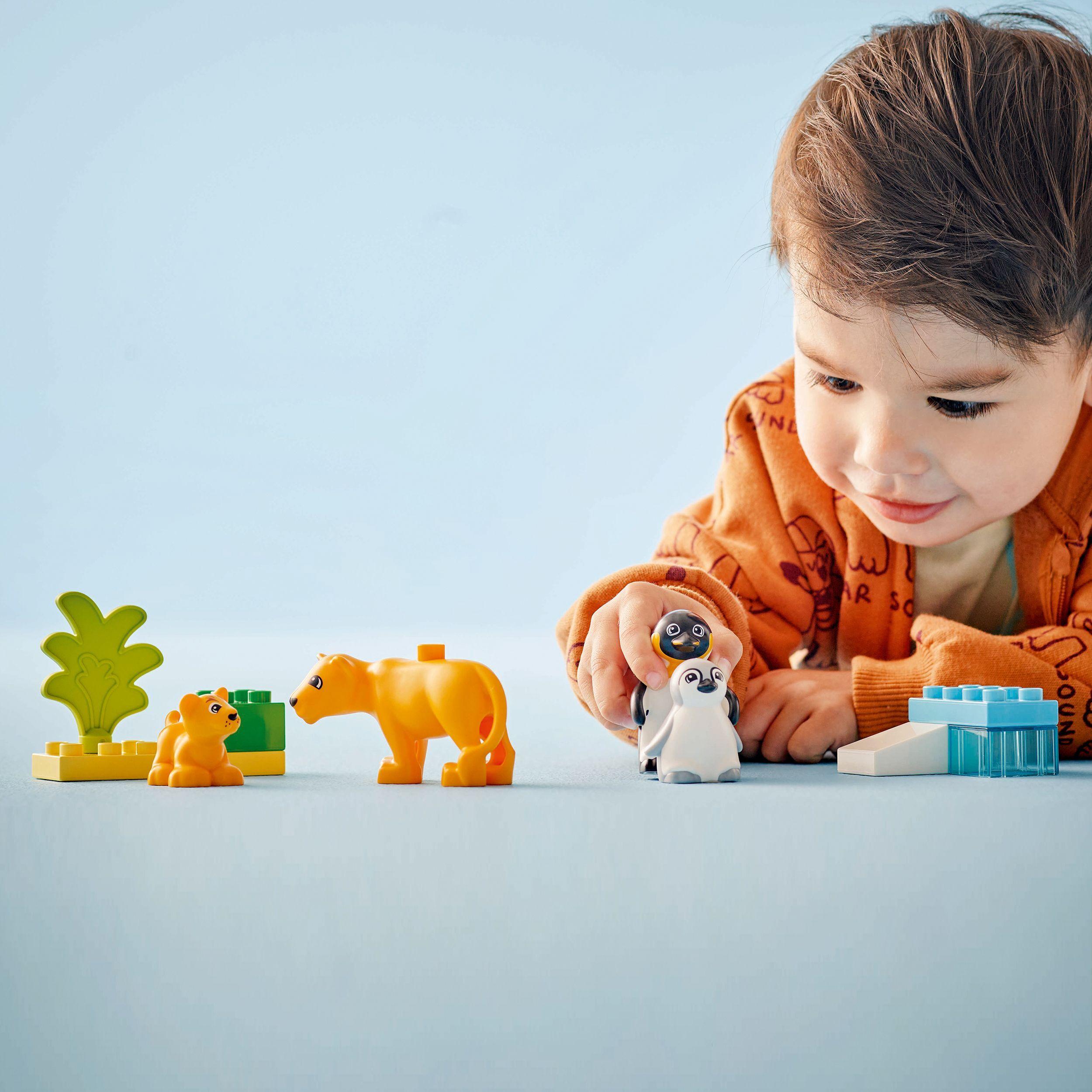 Voir la diapositive 7 : LEGO LEGO DUPLO Ma Ville 10442 Familles d’Animaux Sauvages : Pingouins et Lions - Jouet 2 ans