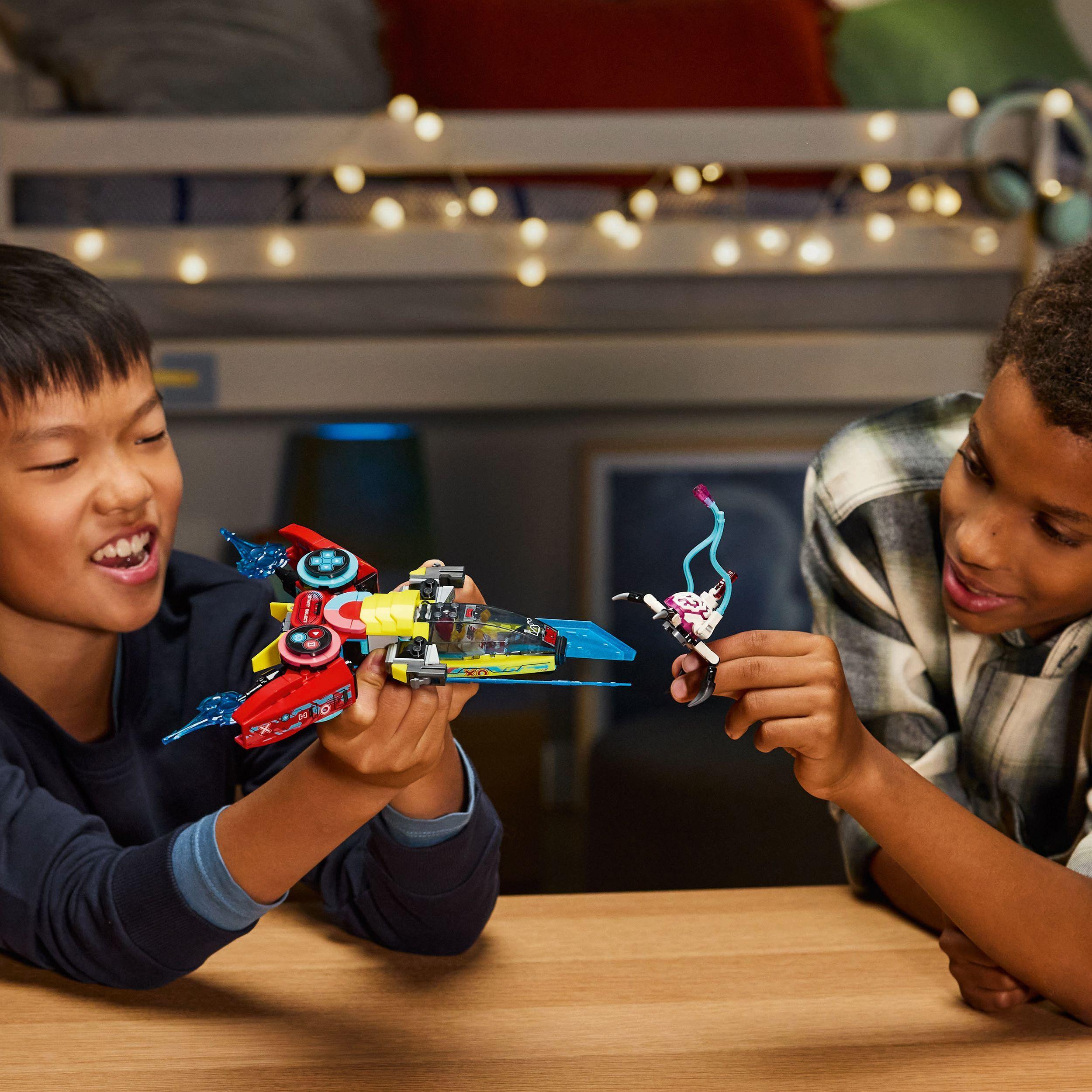 Voir la diapositive 7 : LEGO DREAMZzz 71489 - L'avion de la manette de Cooper