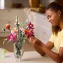 Voir la diapositive 7 : LEGO Botanicals 10342 - Le joli bouquet de fleurs roses