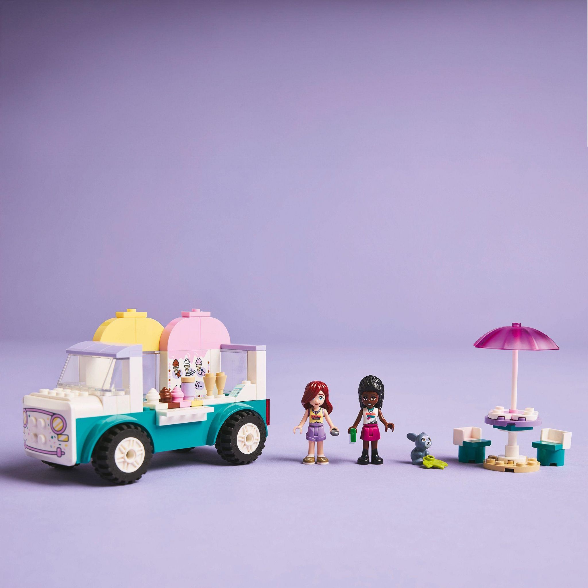 Voir la diapositive 6 : LEGO Friends 42644 - Camion de Glaces de HeartLake City