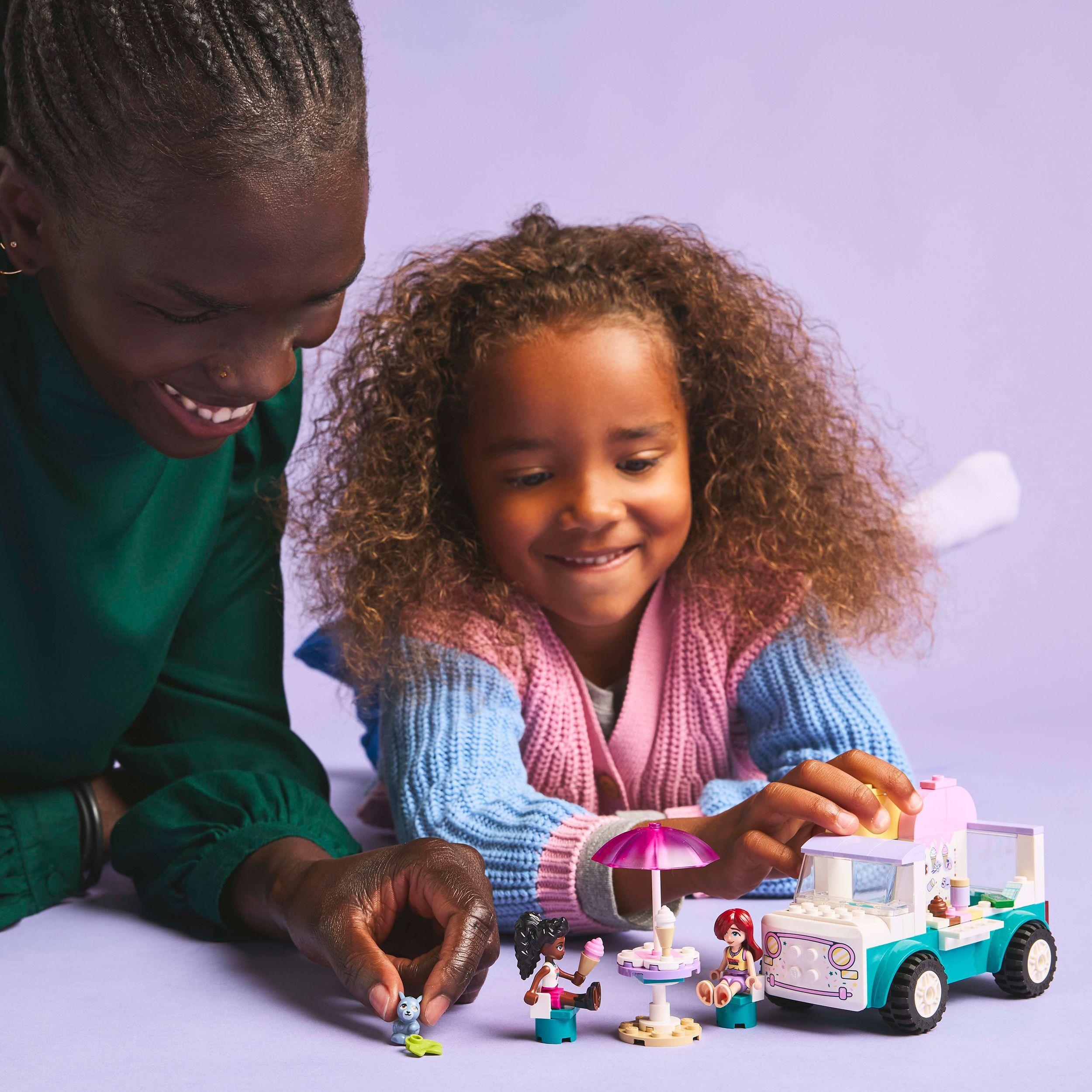 Voir la diapositive 7 : LEGO LEGO Friends 42644 Le camion de glaces de Heartlake City - Jeu de construction dès 4 ans