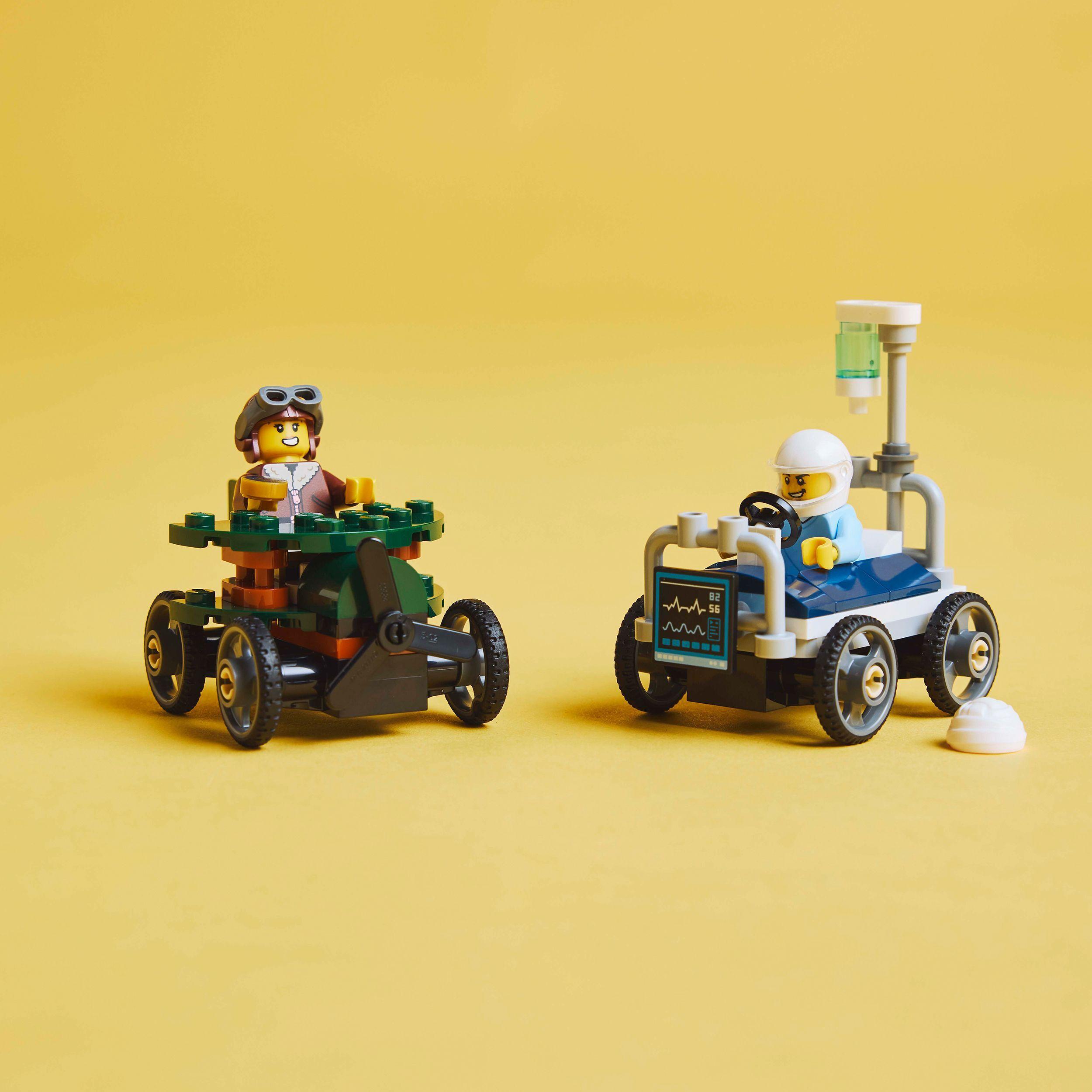 Voir la diapositive 6 : LEGO City 60459 - Pack de bolides de course : Avion contre lit d'Hôpital