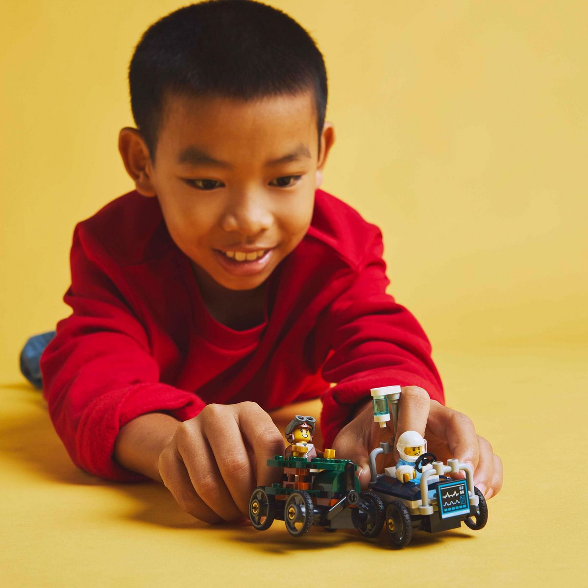 LEGO City 60459 - Pack de bolides de course : Avion contre lit d'Hôpital