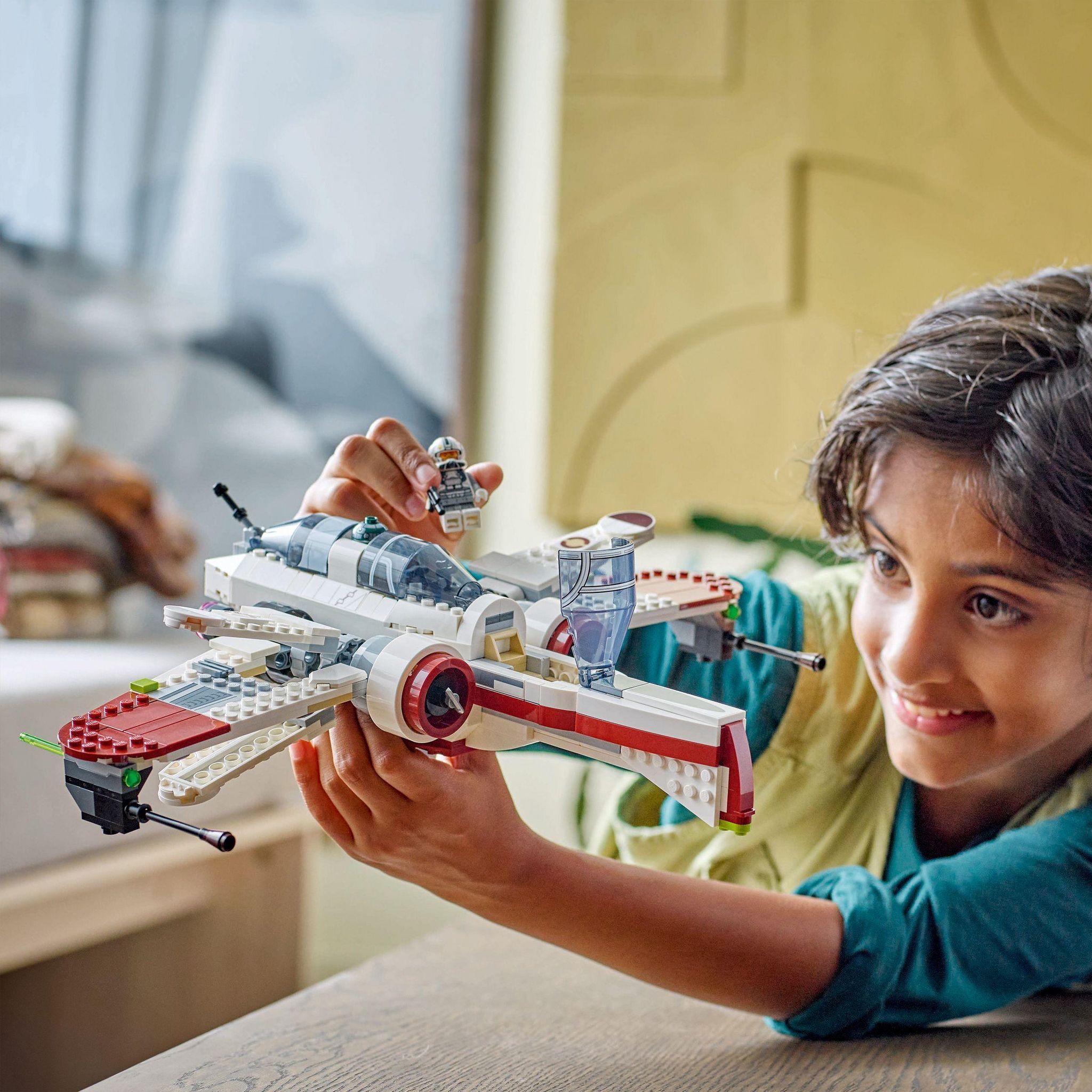 Voir la diapositive 7 : LEGO Star Wars 75402 - La chasseur ARC-170