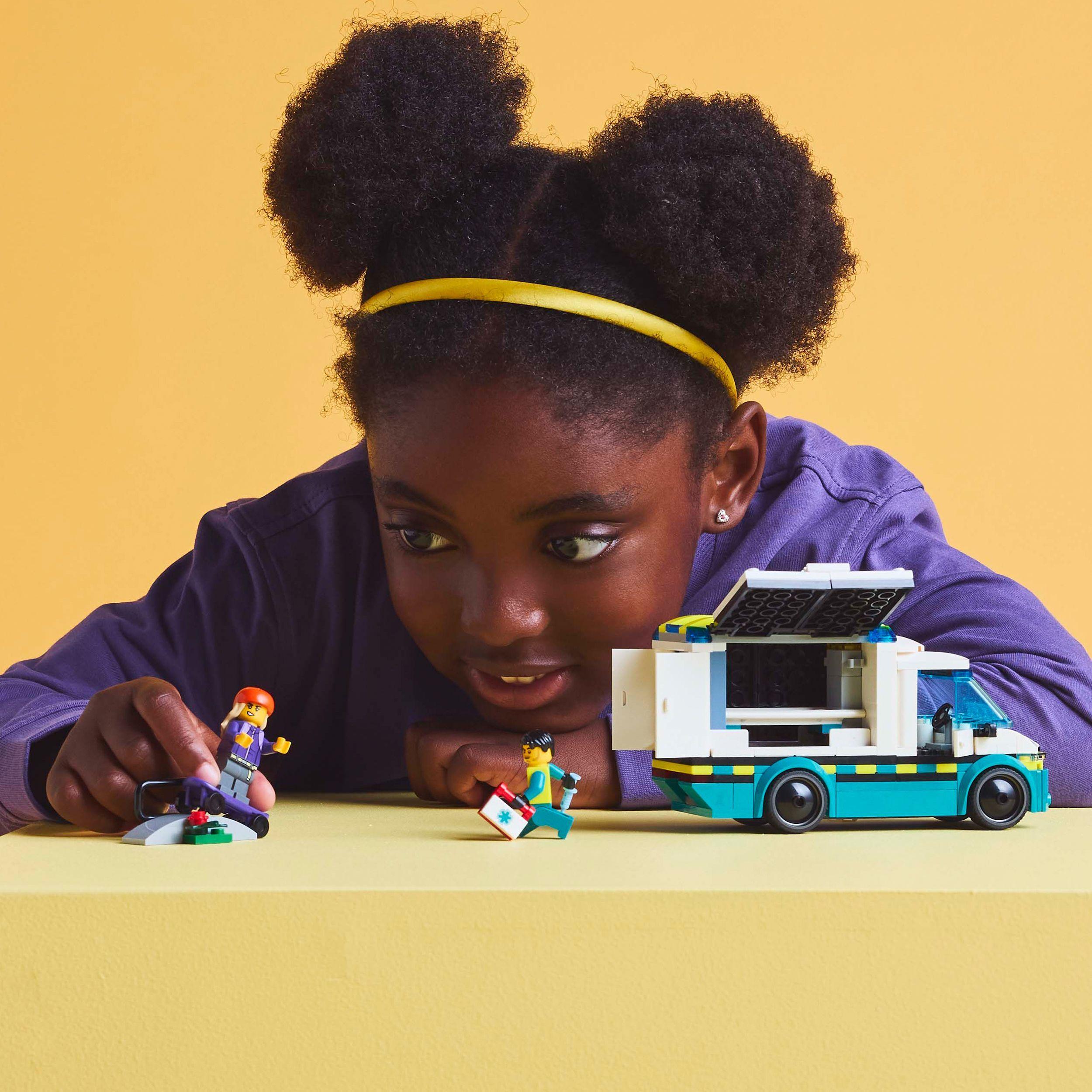 Voir la diapositive 7 : LEGO LEGO City 60451 L’ambulance de secours - Jouet de construction pour garçon dès 5 ans