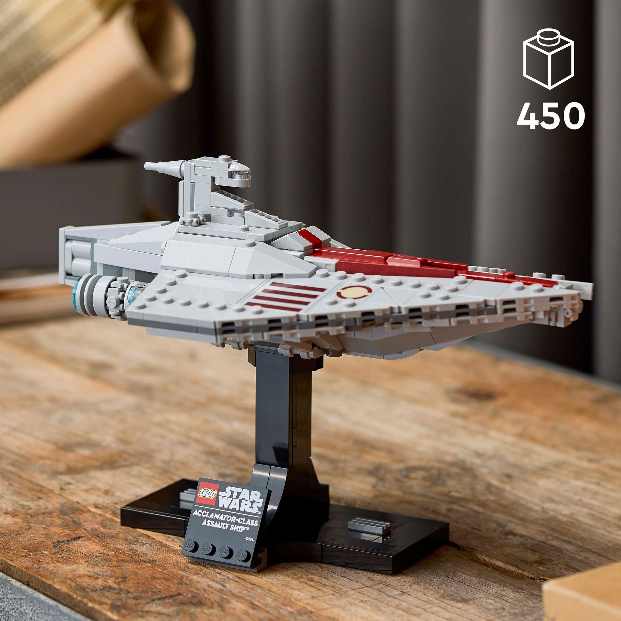 Voir la diapositive 3 : LEGO Star Wars 75404 - Le transport d'Assaut de Classe Acclamator