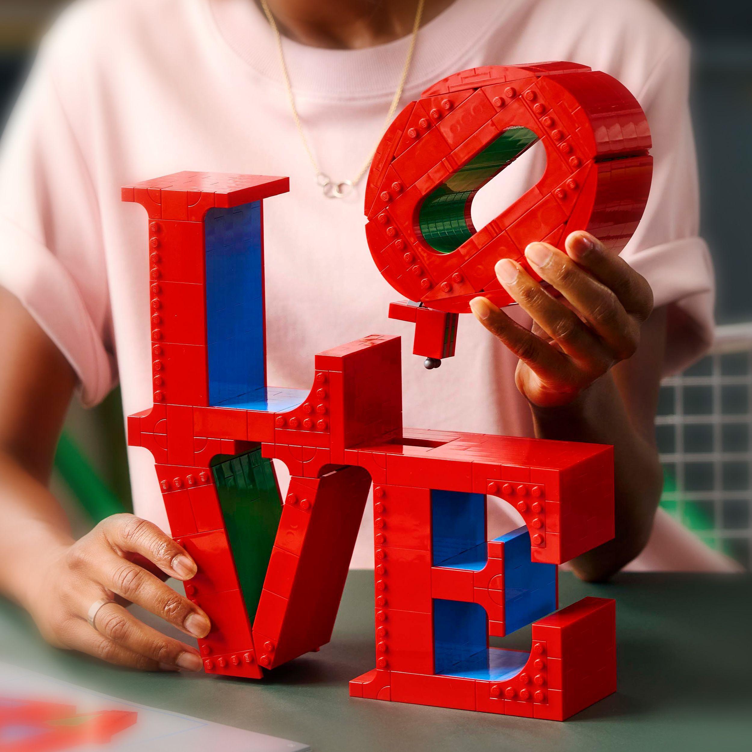 Voir la diapositive 6 : LEGO LEGO Art 31214 LOVE - Set de Construction pour Adulte - Décoration & Cadeau pour Couple