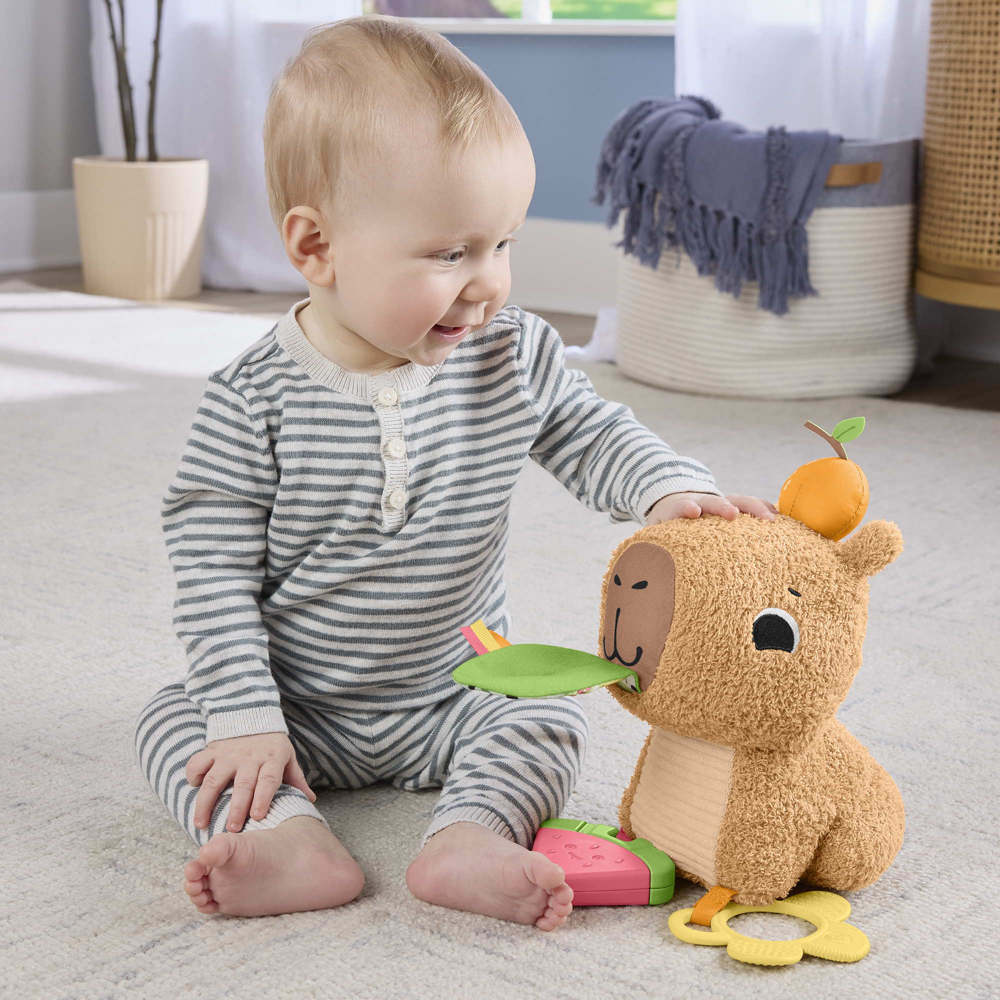 Voir la diapositive 11 : MATTEL Peluche Mon Capybara Calins Fisher Price
