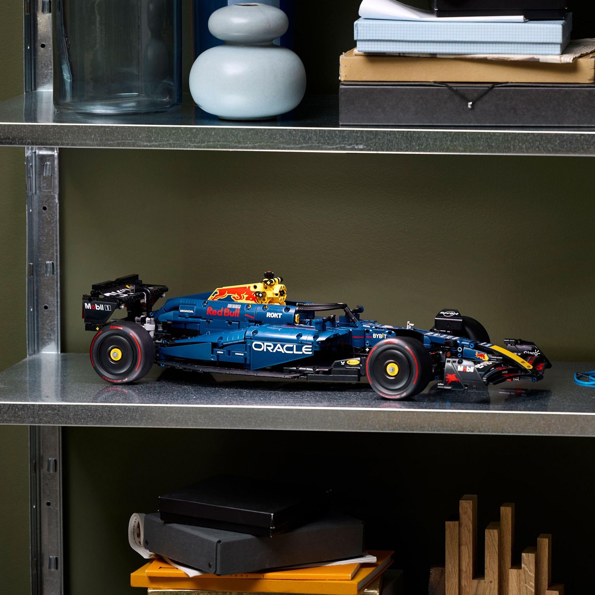 Voir la diapositive 4 : LEGO Technic 42206 - F1 Oracle RedBull Racing