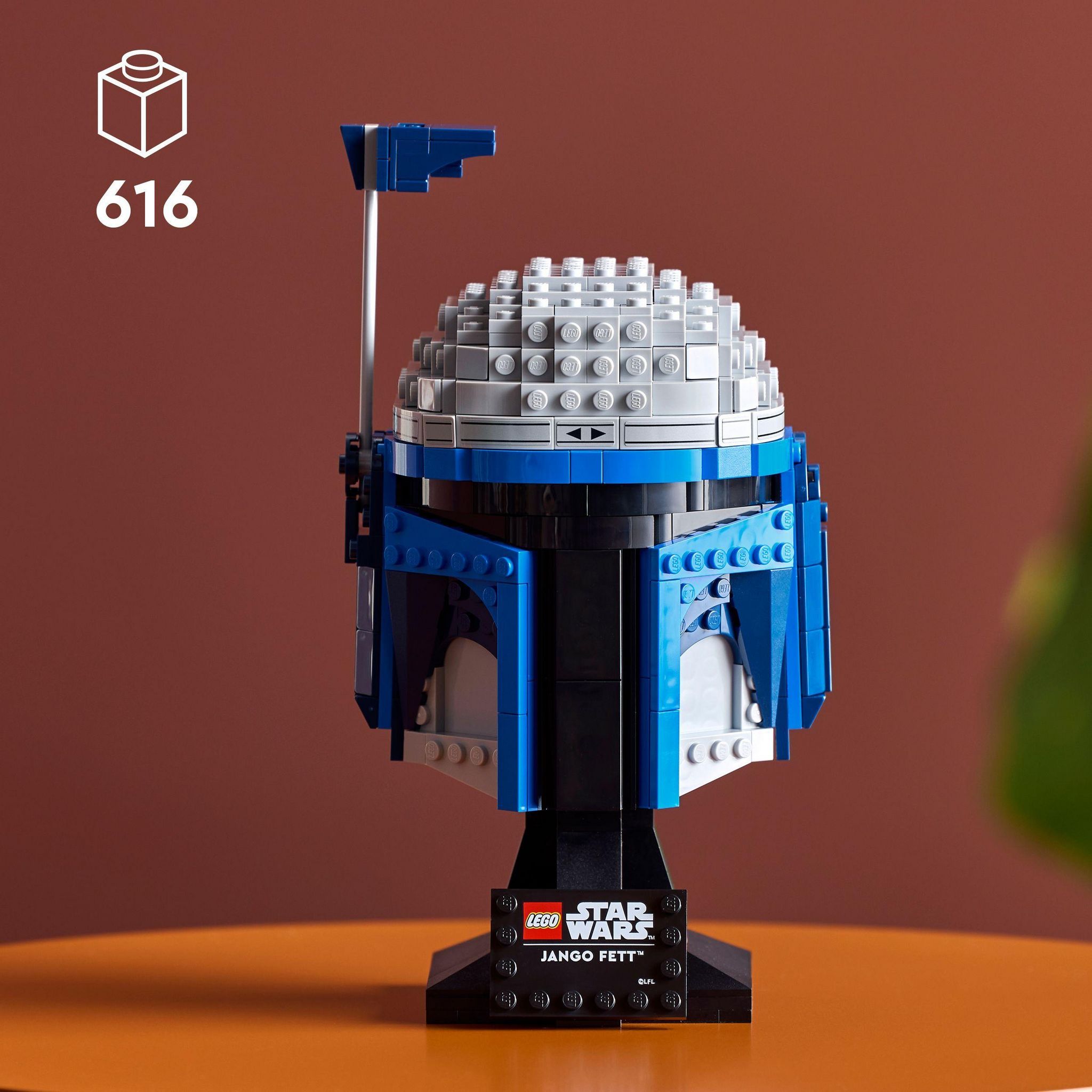 Voir la diapositive 3 : LEGO Star Wars 75408 - Le Casque de Jango Fett