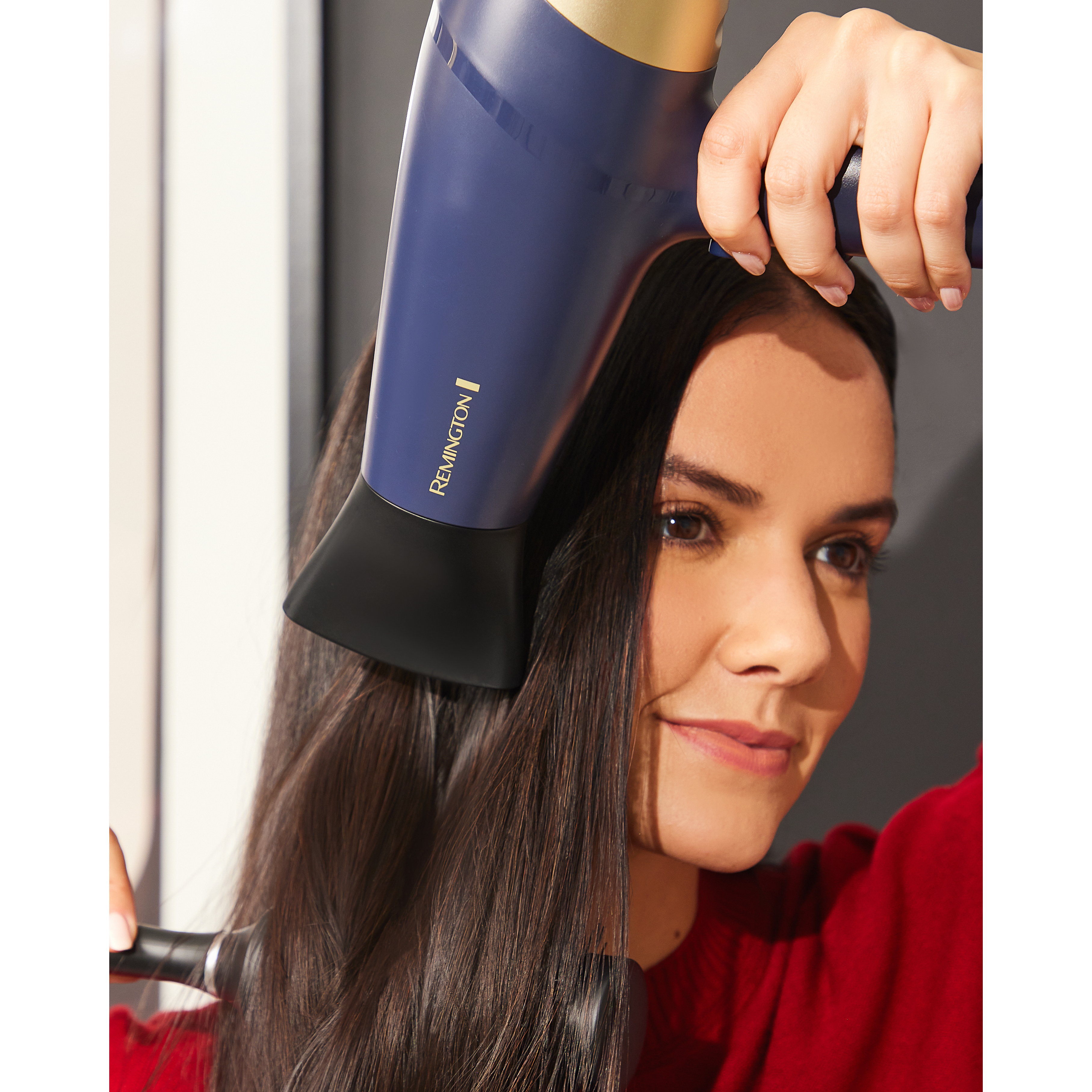 Voir la diapositive 3 : REMINGTON Sèche cheveux D5805 - Bleu
