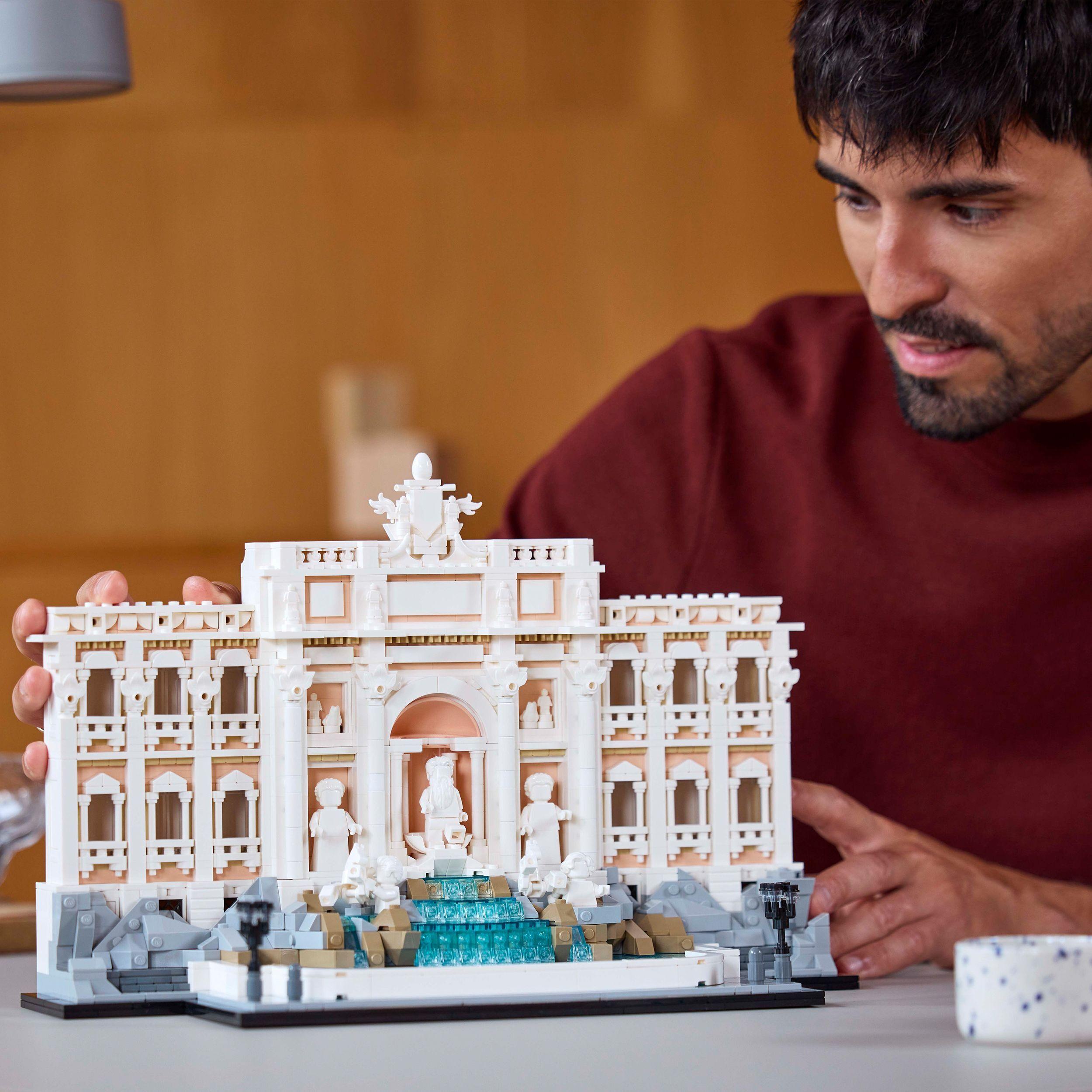 Voir la diapositive 6 : LEGO Architecture 21062 - La fontaine de Trevi, Rome