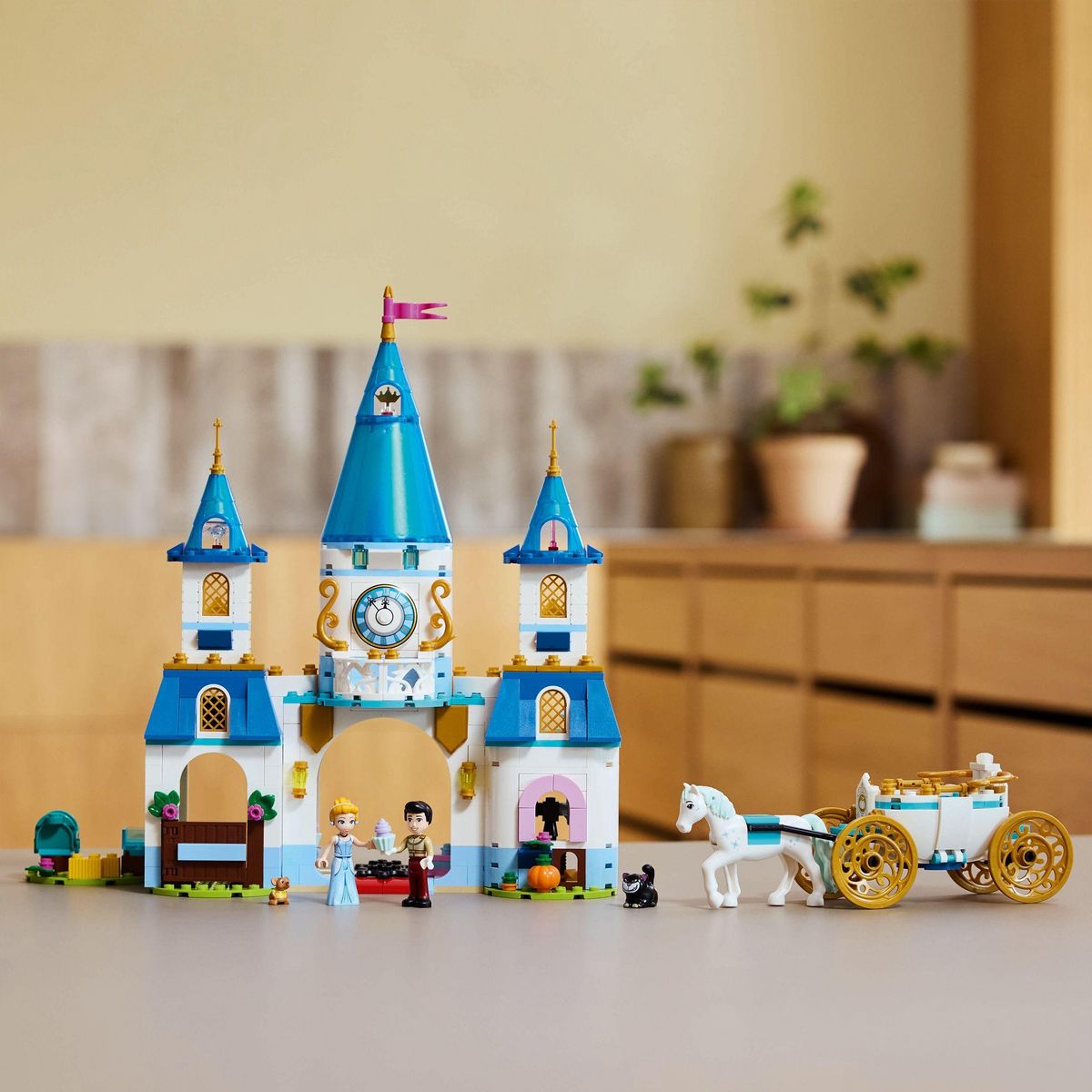 LEGO Disney 43275 - Le château de Cendrillon et la calèche