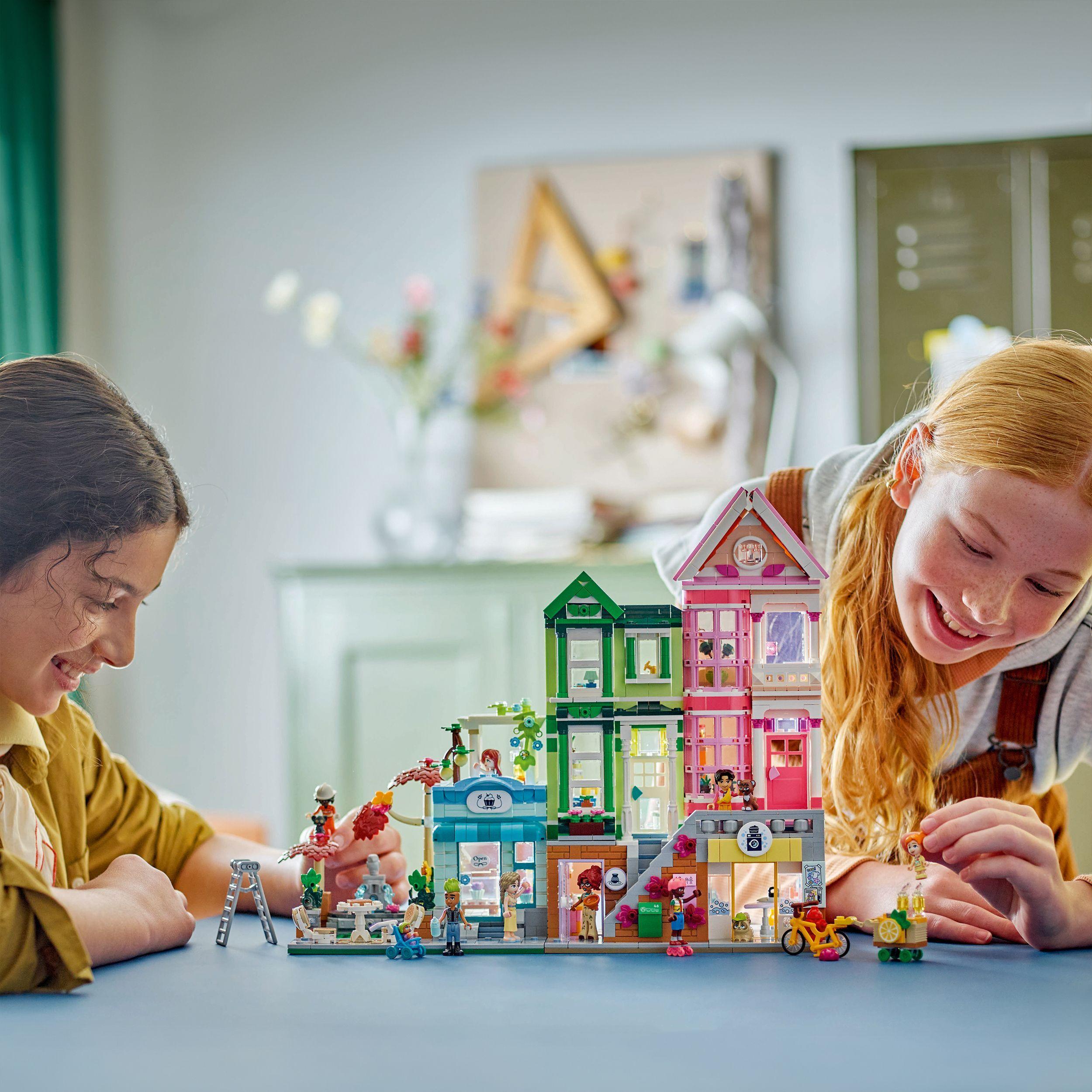 Voir la diapositive 7 : LEGO LEGO Friends 42670 Les Appartements et Boutiques de Heartlake City - Jeu Créatif dès 12 ans