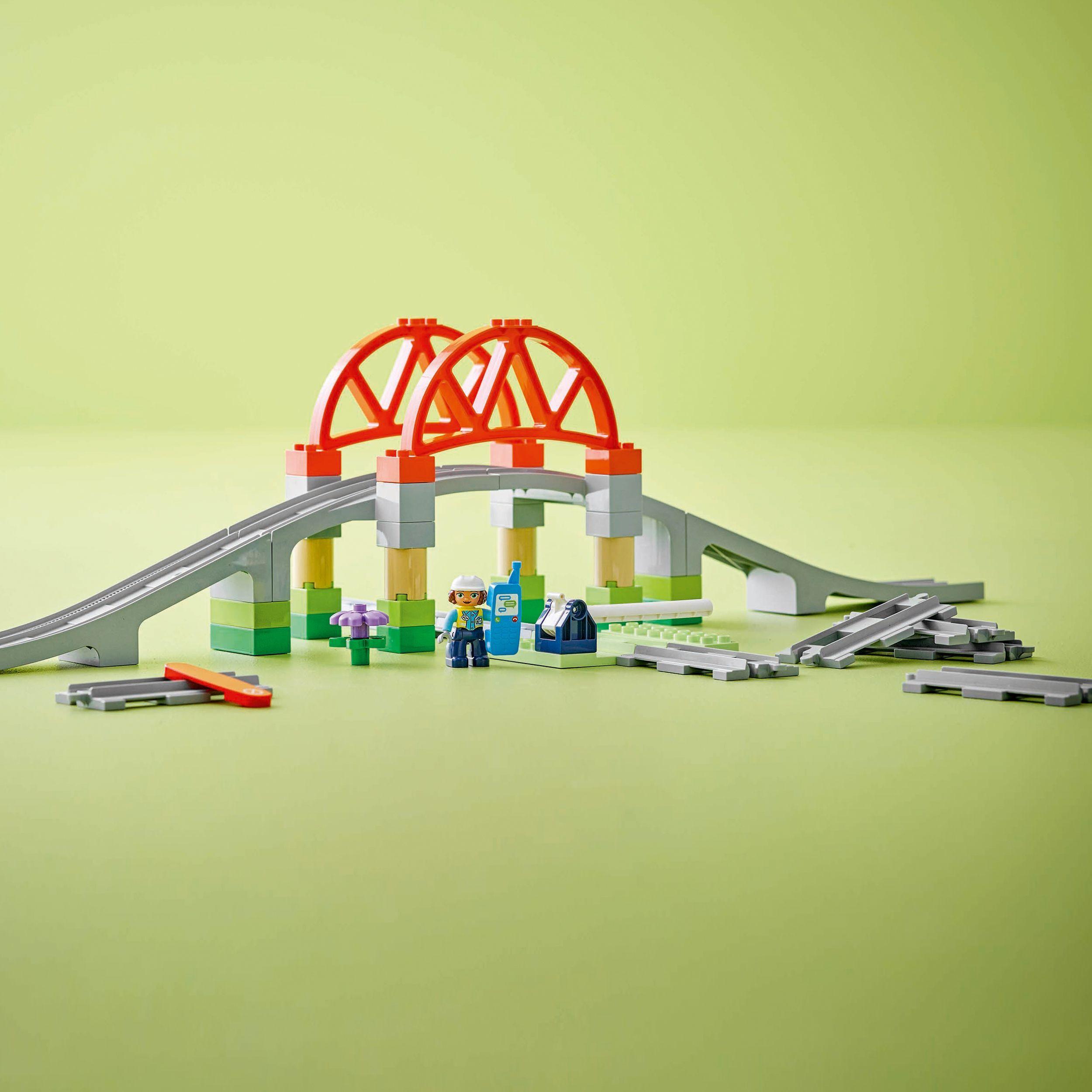 Voir la diapositive 4 : LEGO LEGO DUPLO Ma Ville 10426 Set d'Extension : Les Rails et le Pont du Train - Jouet Enfant