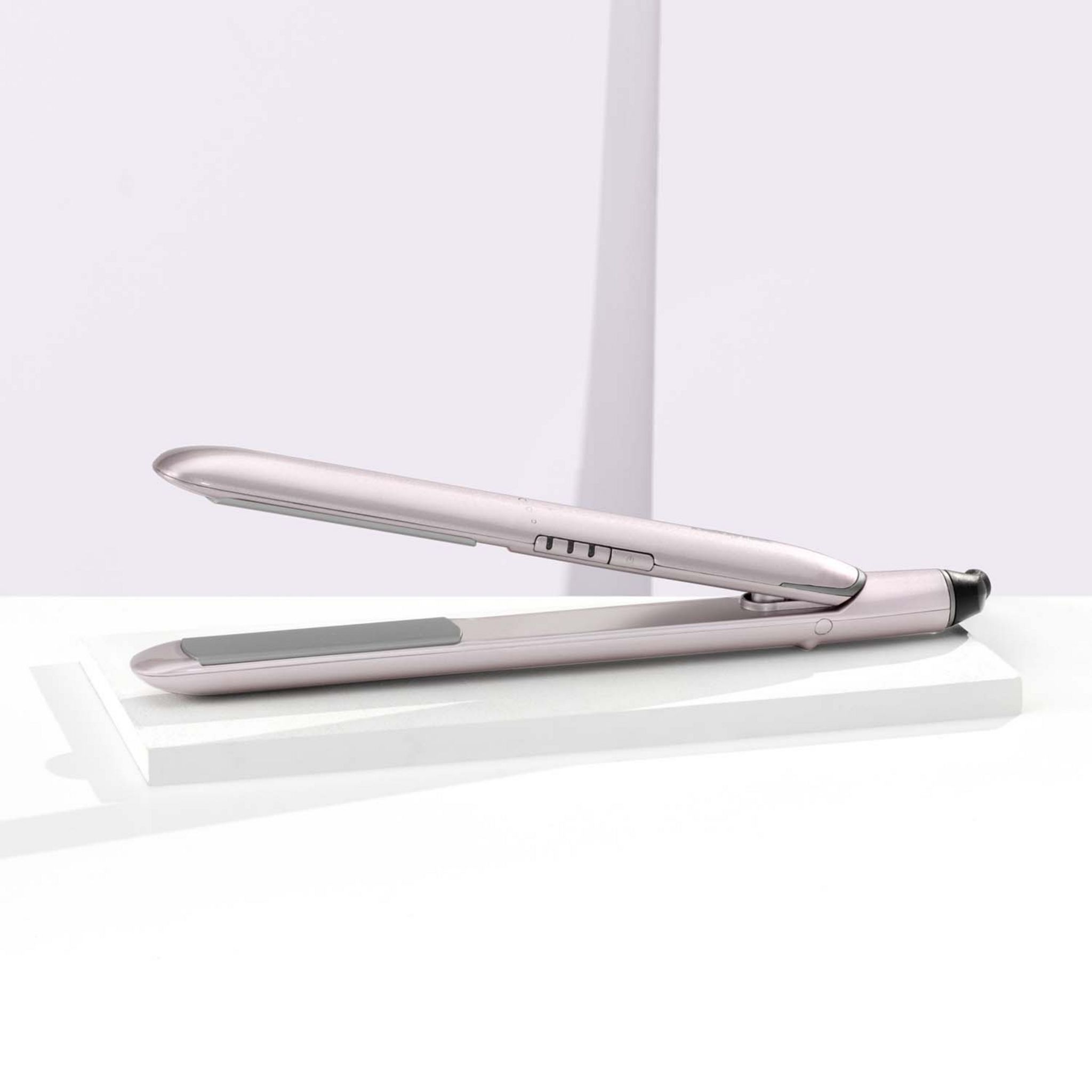 Voir la diapositive 3 : BABYLISS Lisseur ST2565E - Rose