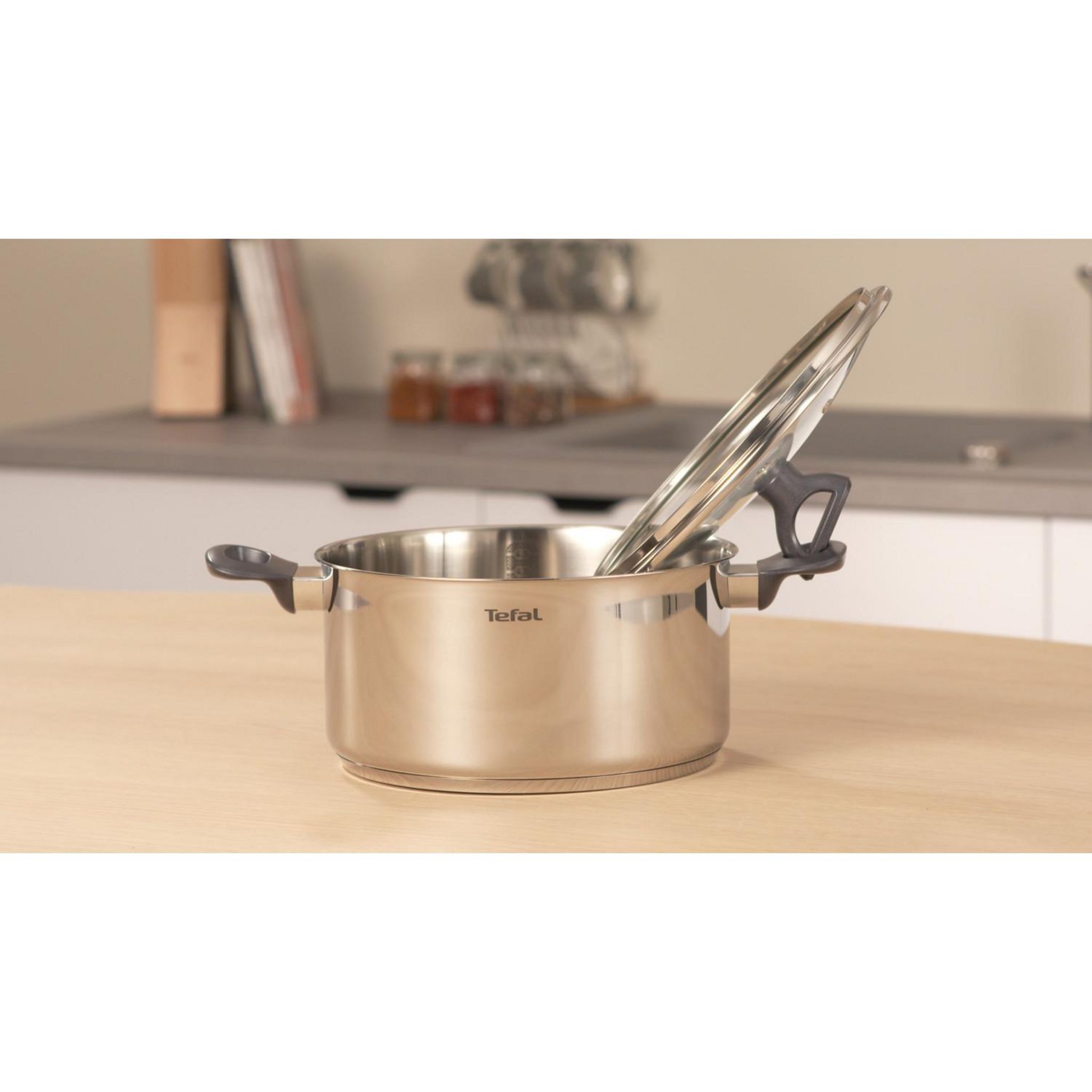 Voir la diapositive 5 : TEFAL Faitout 20 cm inox tous feux dont induction avec couvercle DAILY COOK