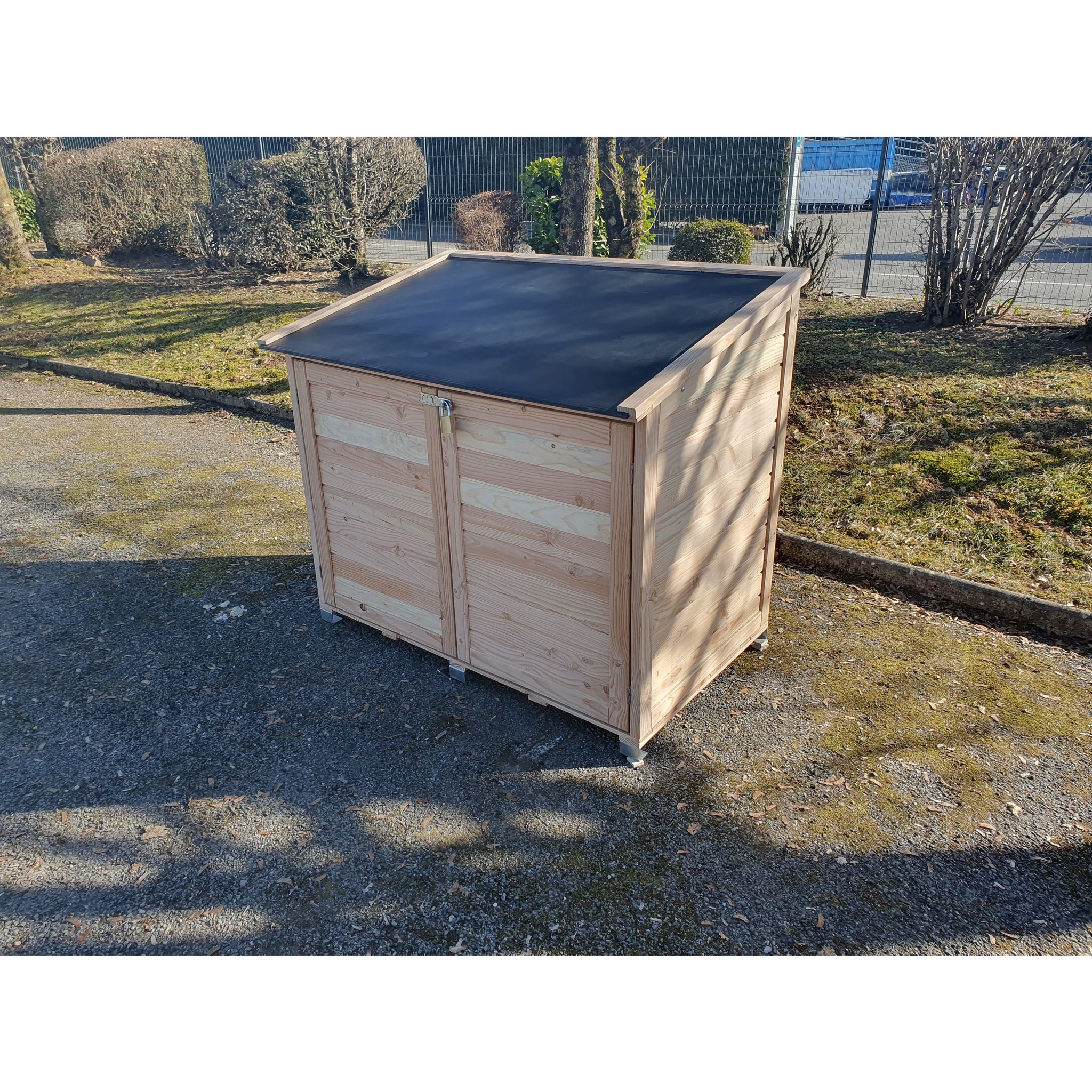 Voir la diapositive 2 : KETER Coffre de rangement jardin en bois - 1200L - Made in France - DOUGLAS