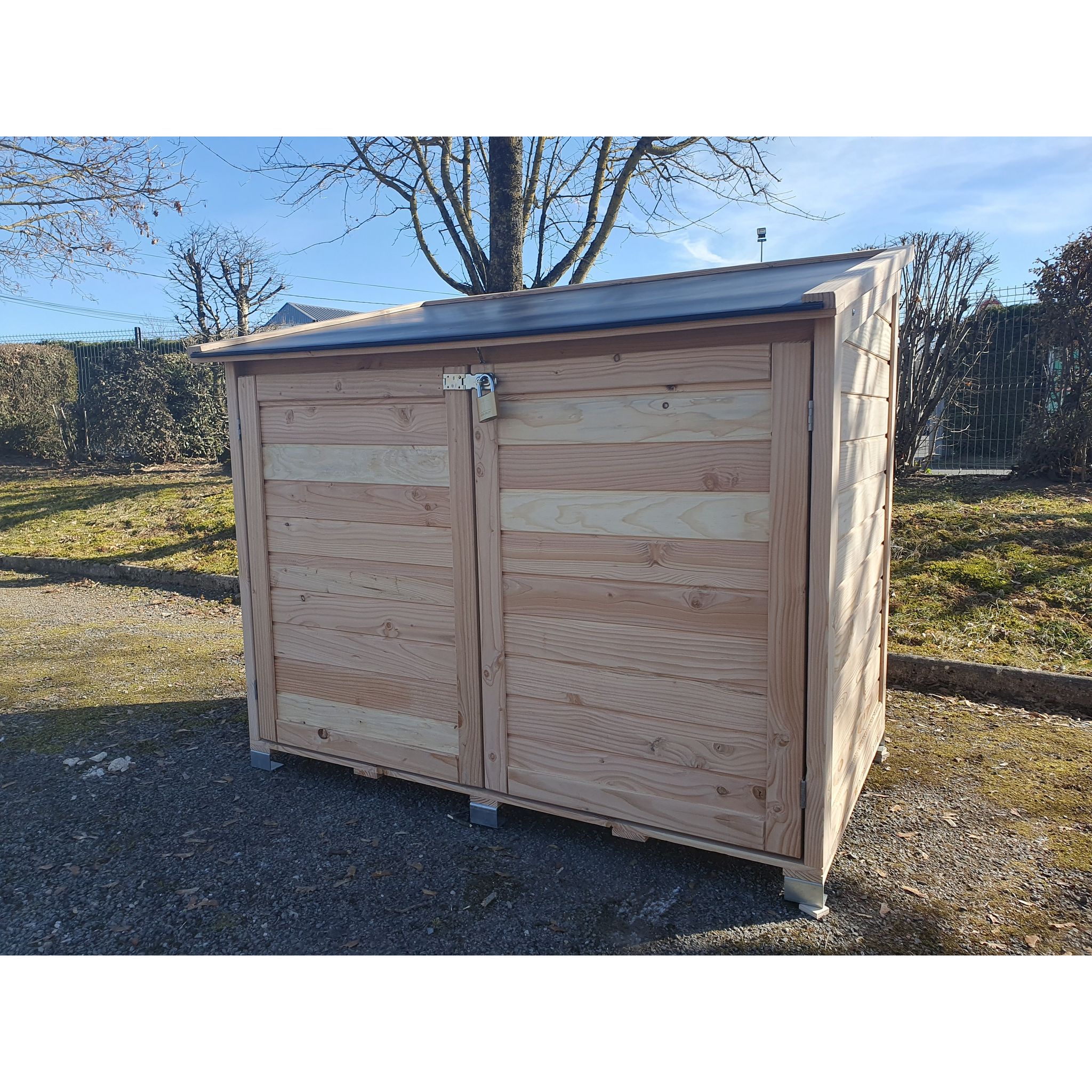 Voir la diapositive 3 : KETER Coffre de rangement jardin en bois - 1200L - Made in France - DOUGLAS